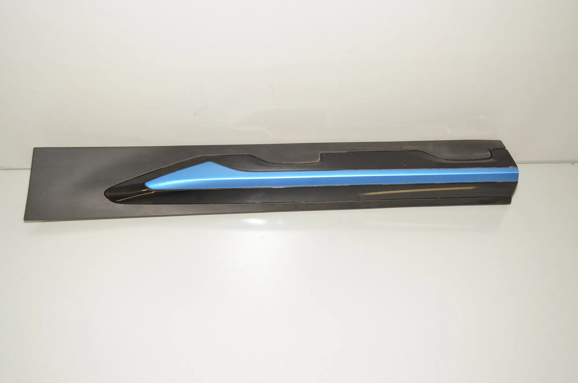 Rear Left Door Molding – OEM 7419483 · BMW X3 (G01, F97) BMW X3 (G01, F97) 2019