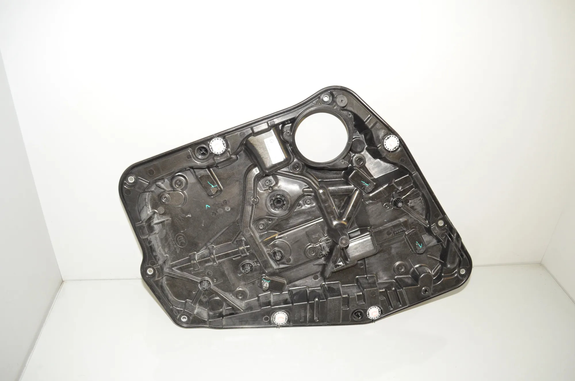 Rear Right Door Window Regulator – OEM 7486432 · BMW X3 (G01, F97) BMW X3 (G01, F97) 2019 – 2