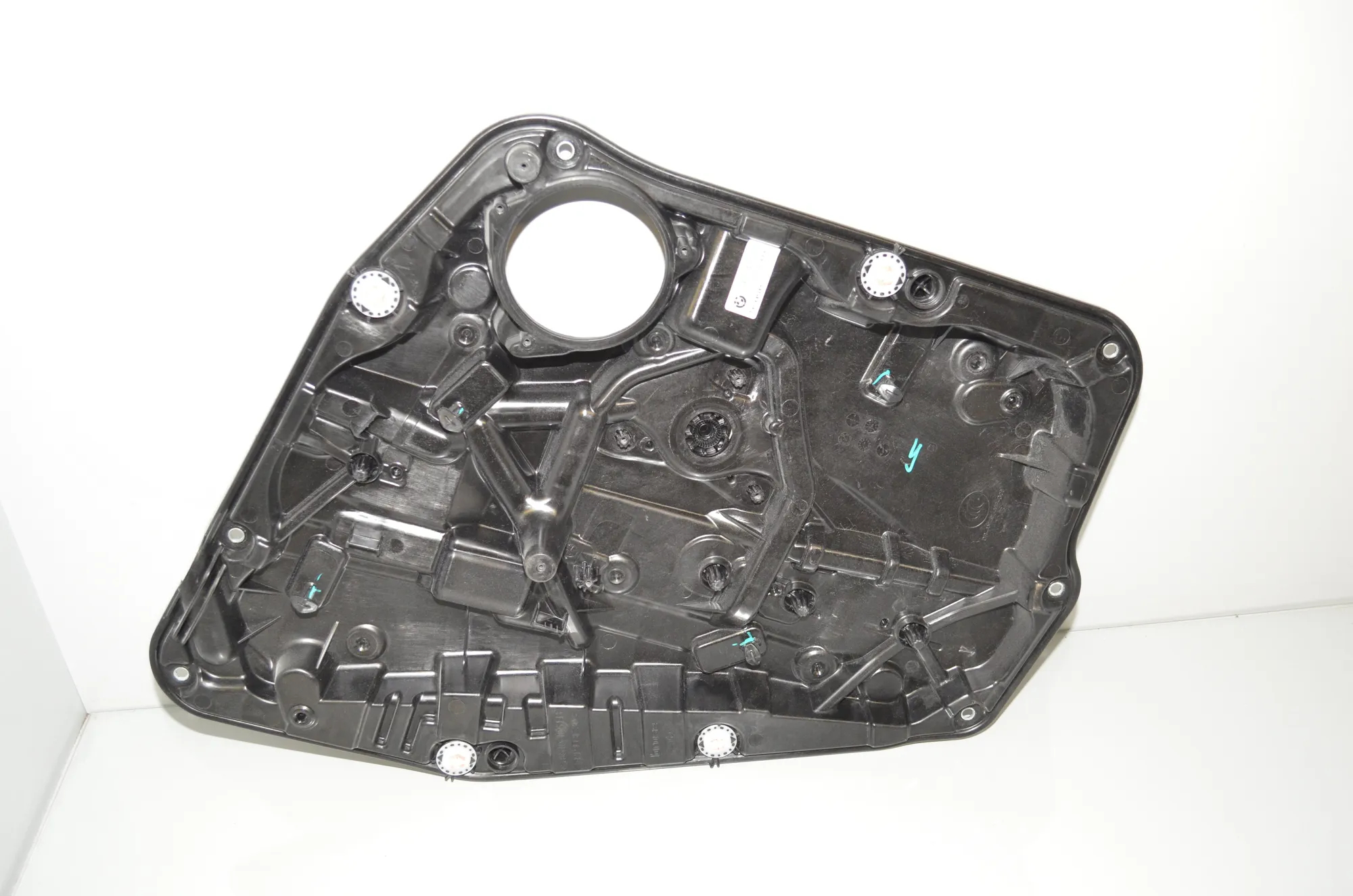 Rear Left Door Window Regulator – OEM 7486431 · BMW X3 (G01, F97) BMW X3 (G01, F97) 2019 – 3