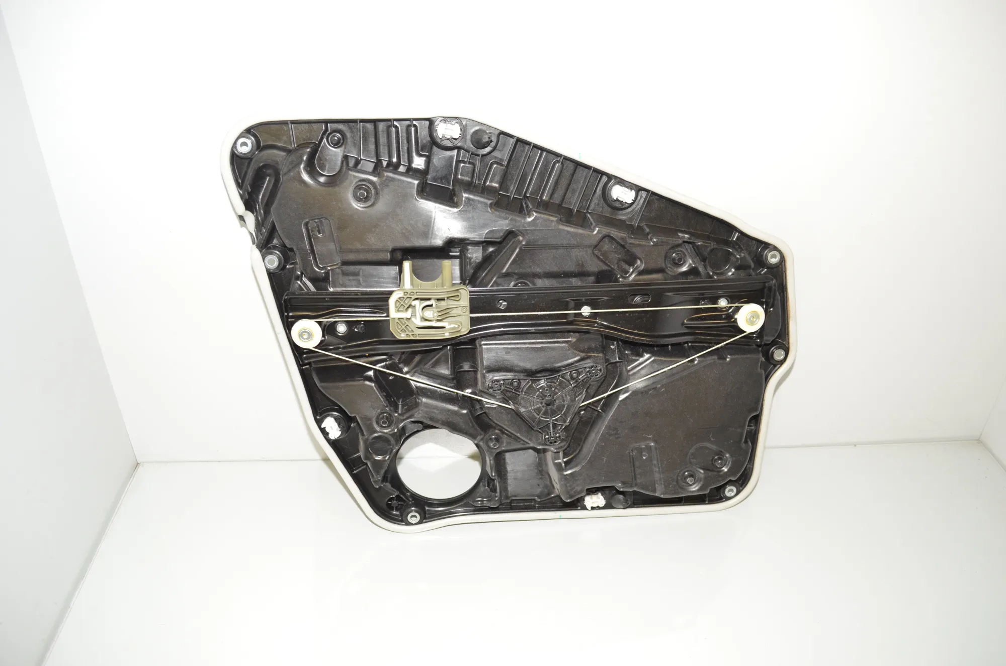 Rear Left Door Window Regulator – OEM 7486431 · BMW X3 (G01, F97) BMW X3 (G01, F97) 2019 – 2
