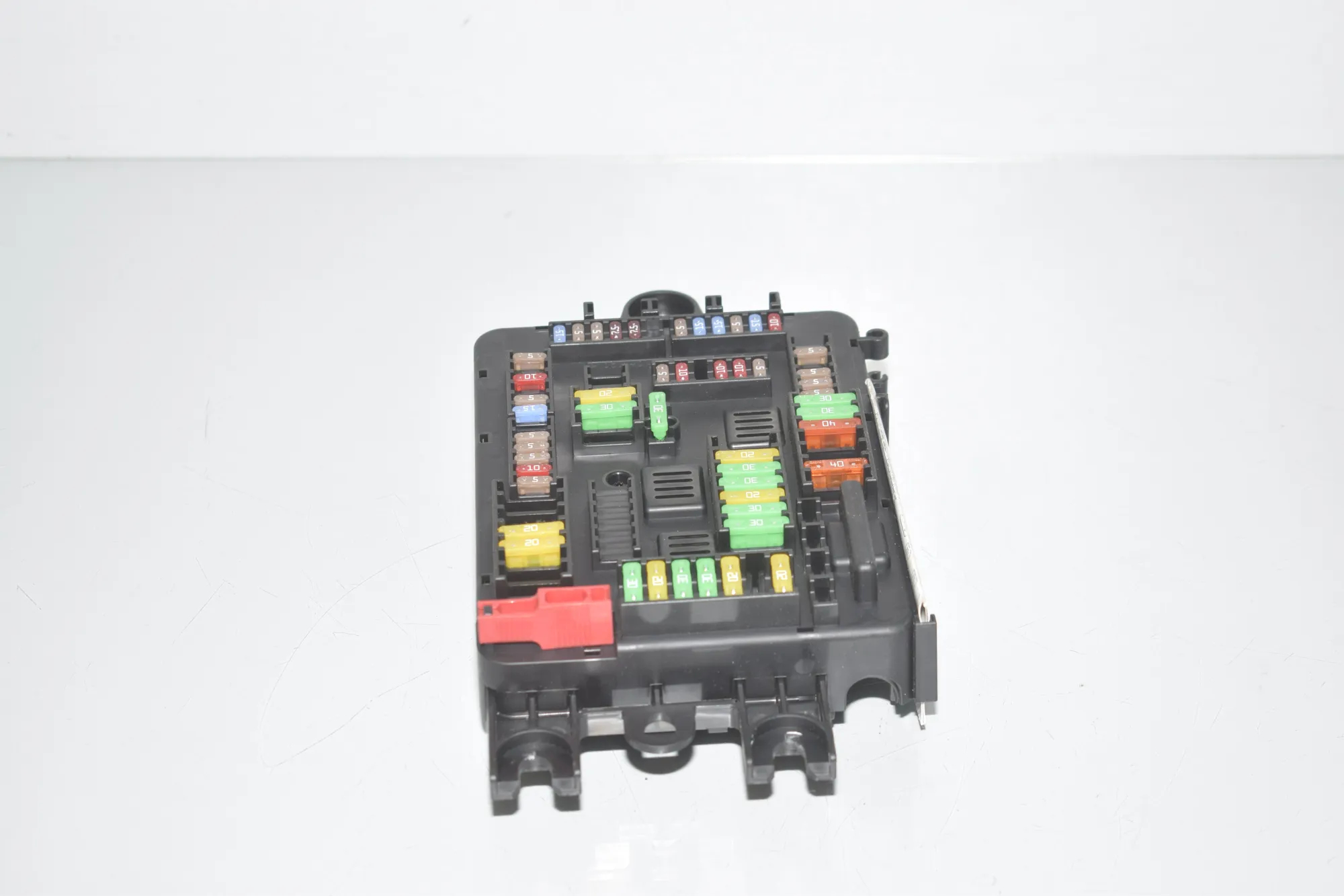 Fuse Box – OEM 6819651 · BMW X6 (F16, F86) M 50 d 2016 – 2