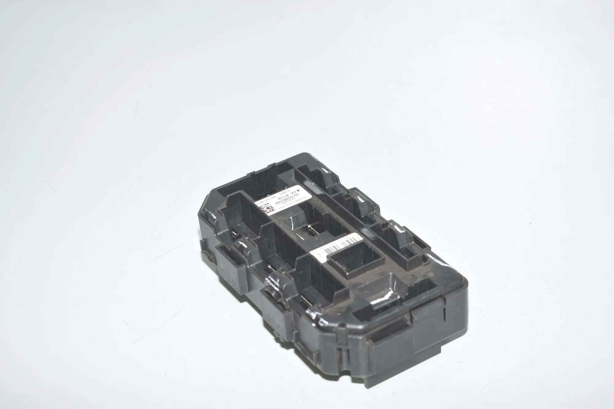 Fuse Box – OEM 6819653 · BMW X6 (F16, F86) M 50 d 2016 – 3