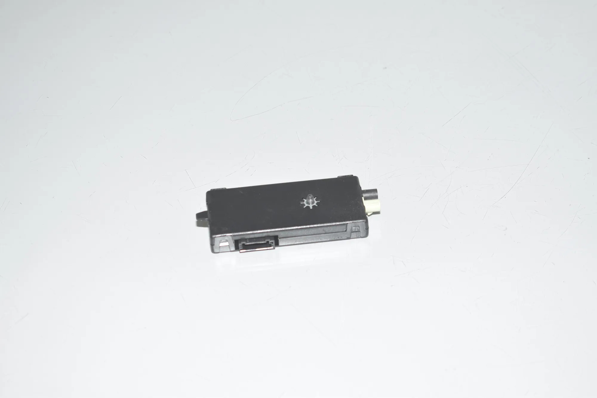 Antenna – OEM 9353213 · BMW X6 (F16, F86) M 50 d 2016 – 4