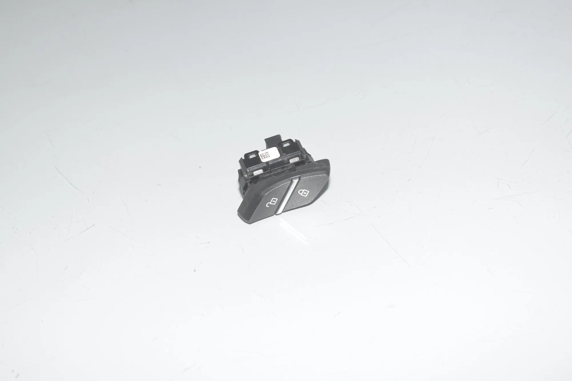 Central Locking Switch – OEM 6801352 · BMW X6 (F16, F86) M 50 d 2016 – 4