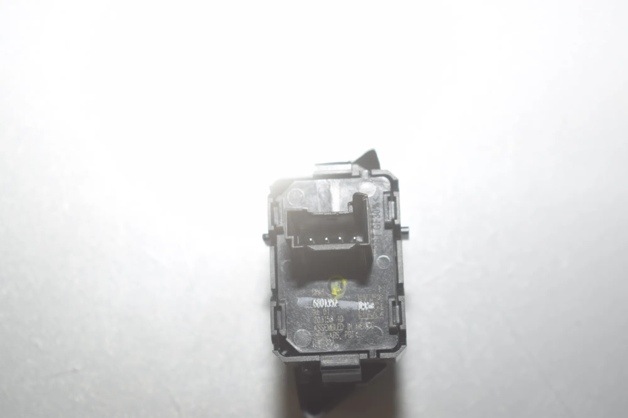 Central Locking Switch – OEM 6801352 · BMW X6 (F16, F86) M 50 d 2016 – 3