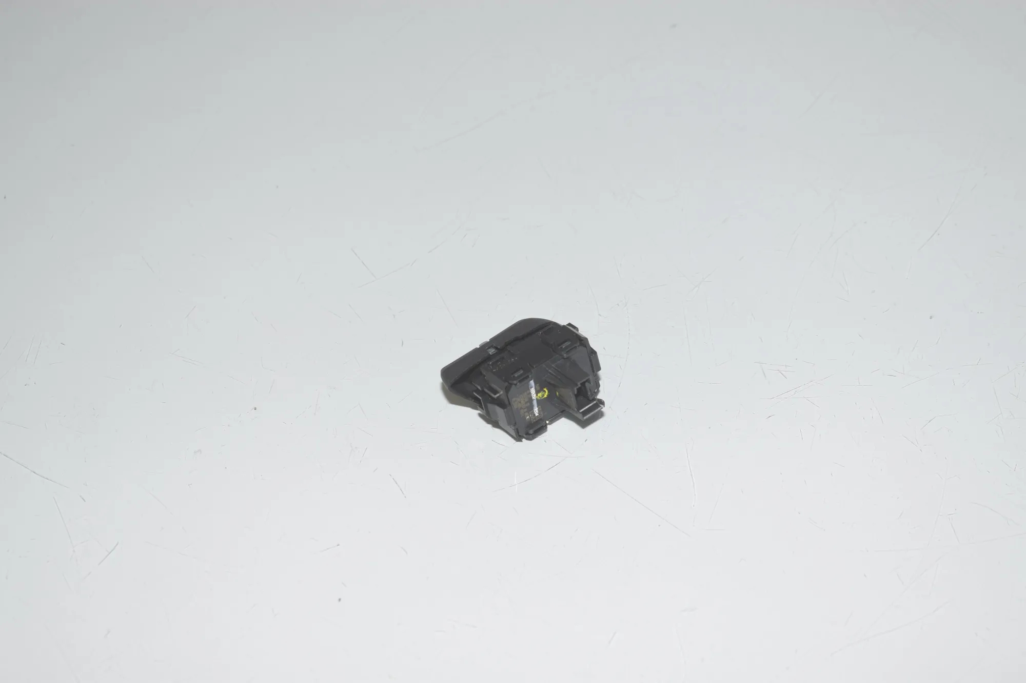 Central Locking Switch – OEM 6801352 · BMW X6 (F16, F86) M 50 d 2016 – 2