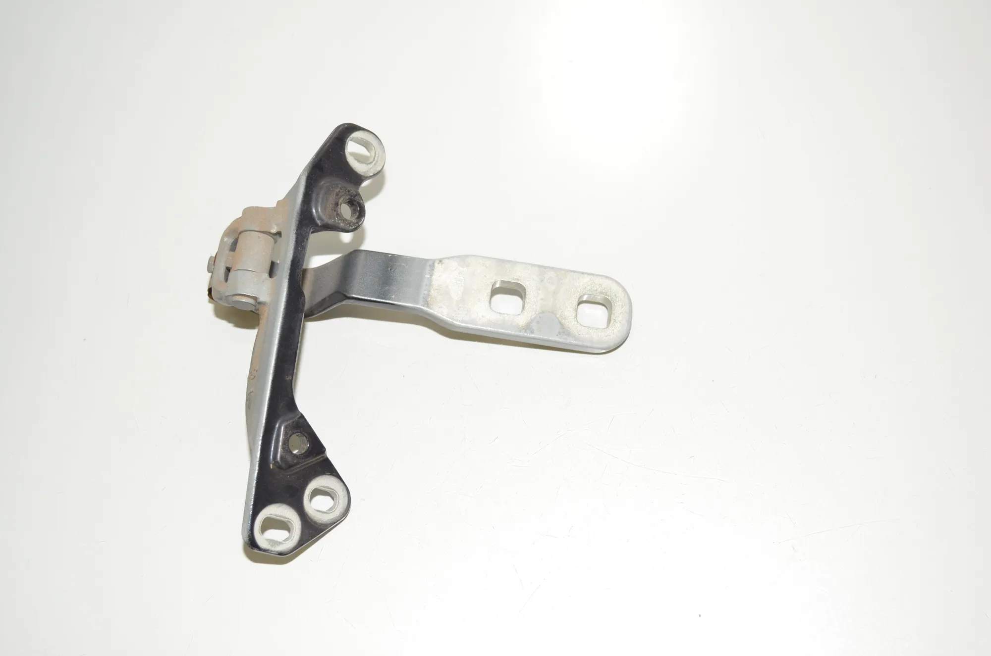 Left Side Bootlid Hinge – OEM 7318691 · BMW X6 (F16, F86) M 50 d 2016 – 3