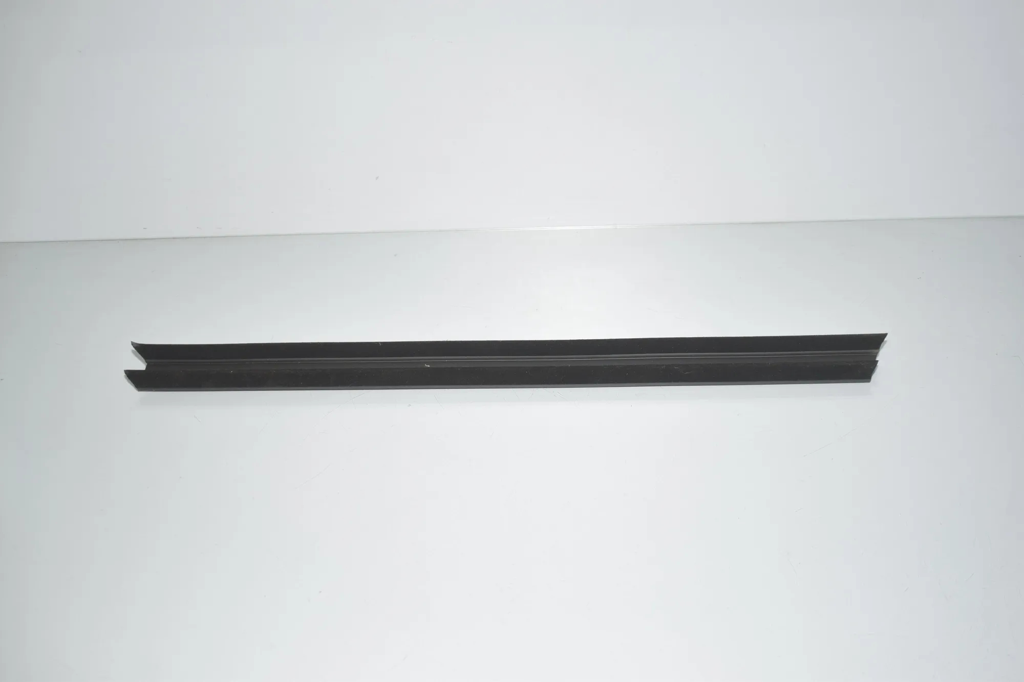 Rear Left Door Window Strip – OEM 7317850 · BMW X6 (F16, F86) M 50 d 2016 – 2