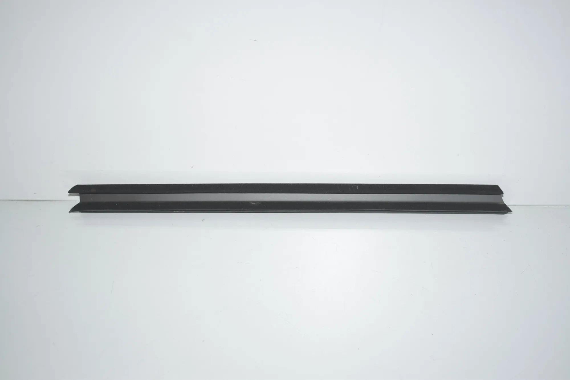 Rear Right Door Window Strip – OEM 7317849 · BMW X6 (F16, F86) M 50 d 2016 – 3