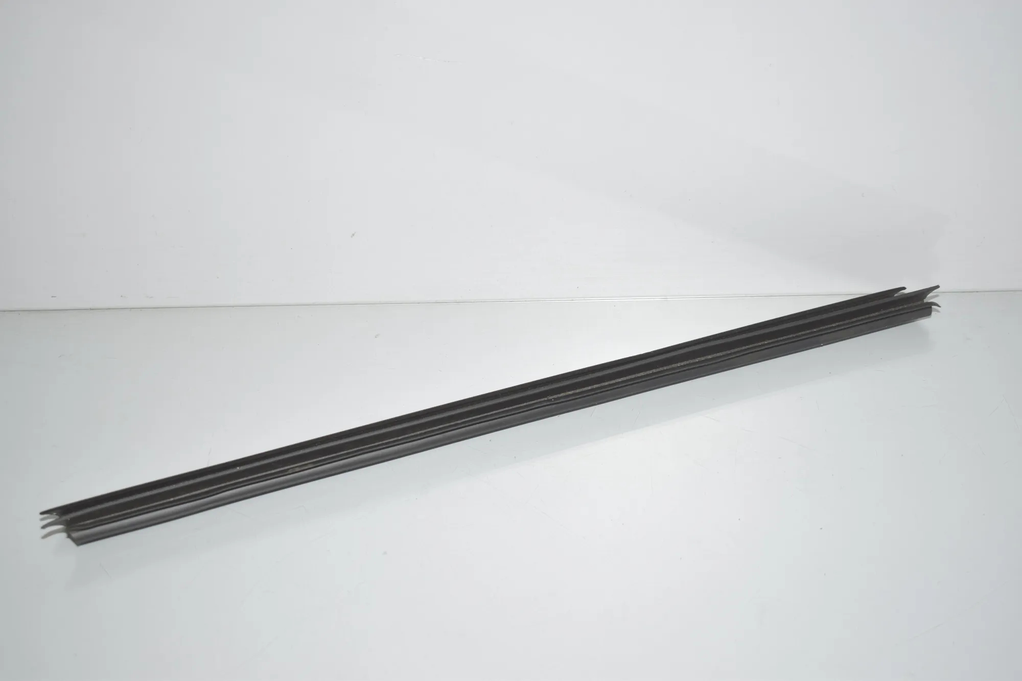 Rear Right Door Window Strip – OEM 7317849 · BMW X6 (F16, F86) M 50 d 2016 – 2