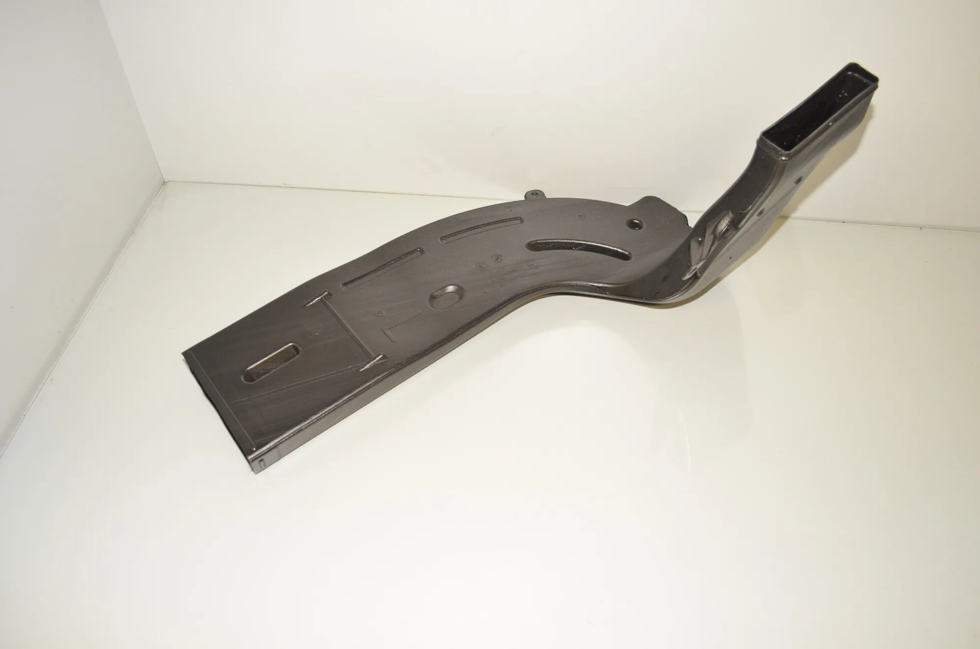 Interior Air Duct Channel – OEM 7148529 · BMW X6 (F16, F86) M 50 d 2016 – 2