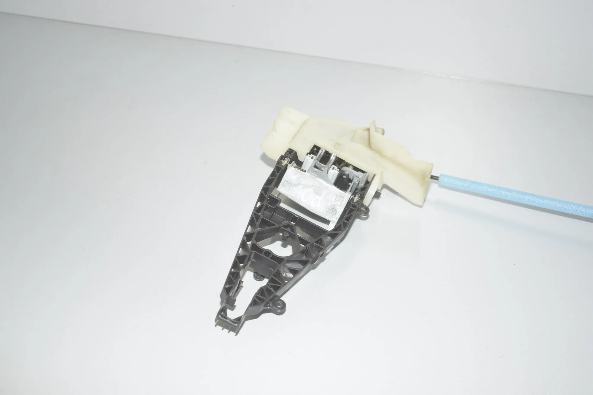 Front Right Door Interior Handle Frame – OEM 7401212 · BMW X6 (F16, F86) M 50 d 2016 – 5