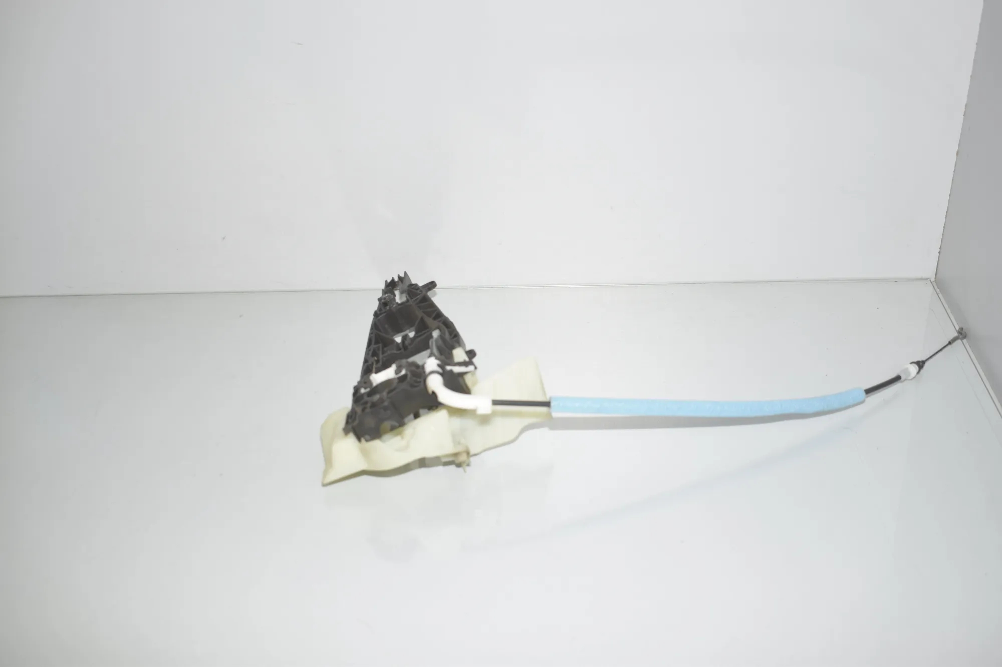 Front Right Door Interior Handle Frame – OEM 7401212 · BMW X6 (F16, F86) M 50 d 2016 – 3
