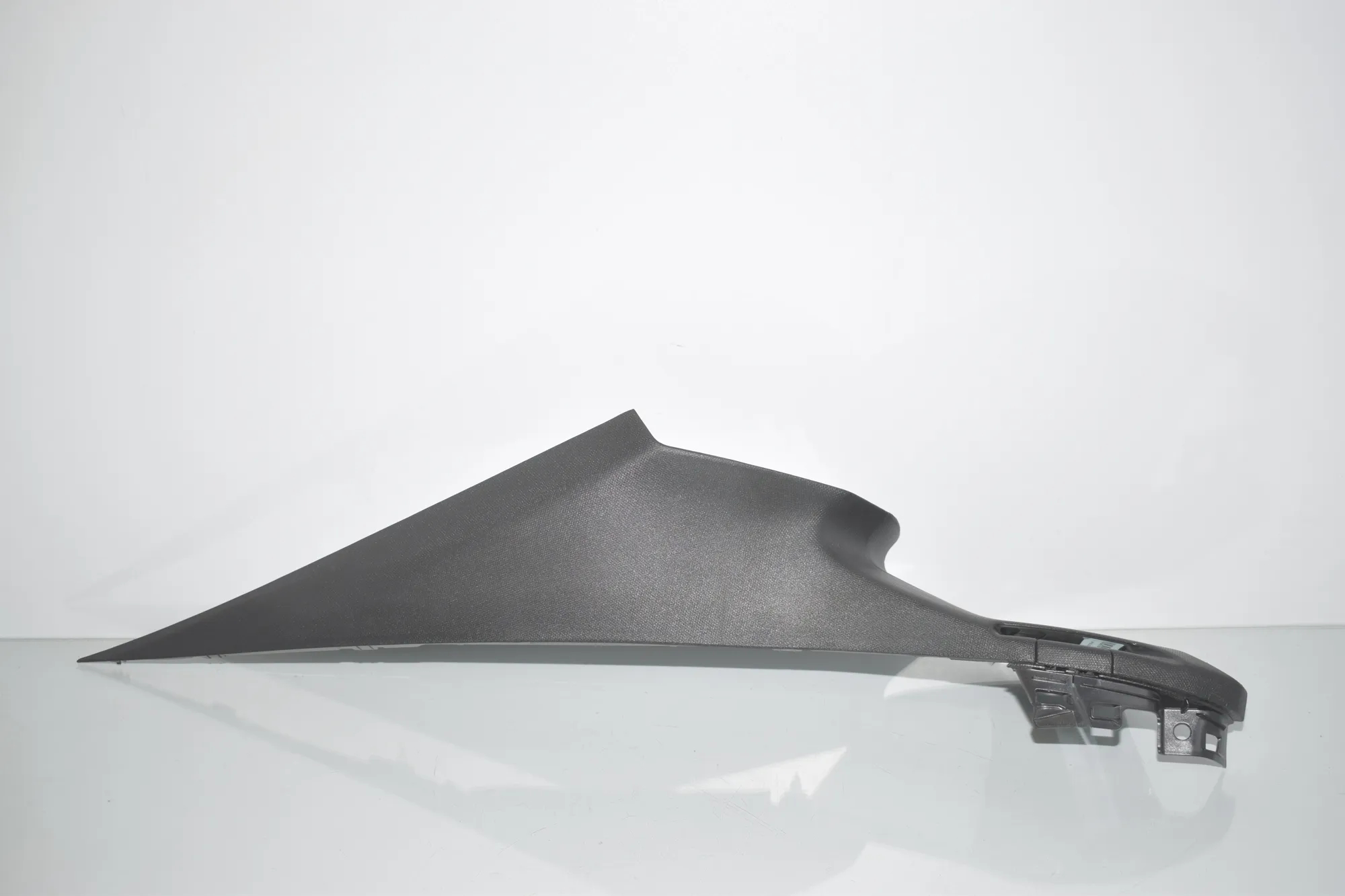 Left Side B Pillar Trim – OEM 7324925 · BMW X6 (F16, F86) M 50 d 2016