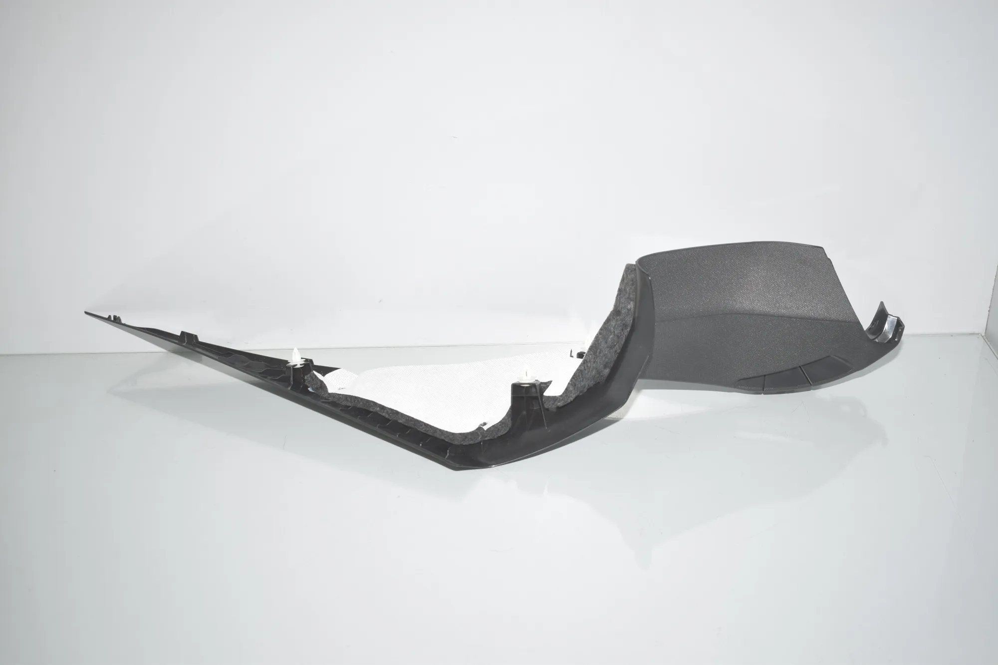 Left Side B Pillar Trim – OEM 7324925 · BMW X6 (F16, F86) M 50 d 2016 – 2