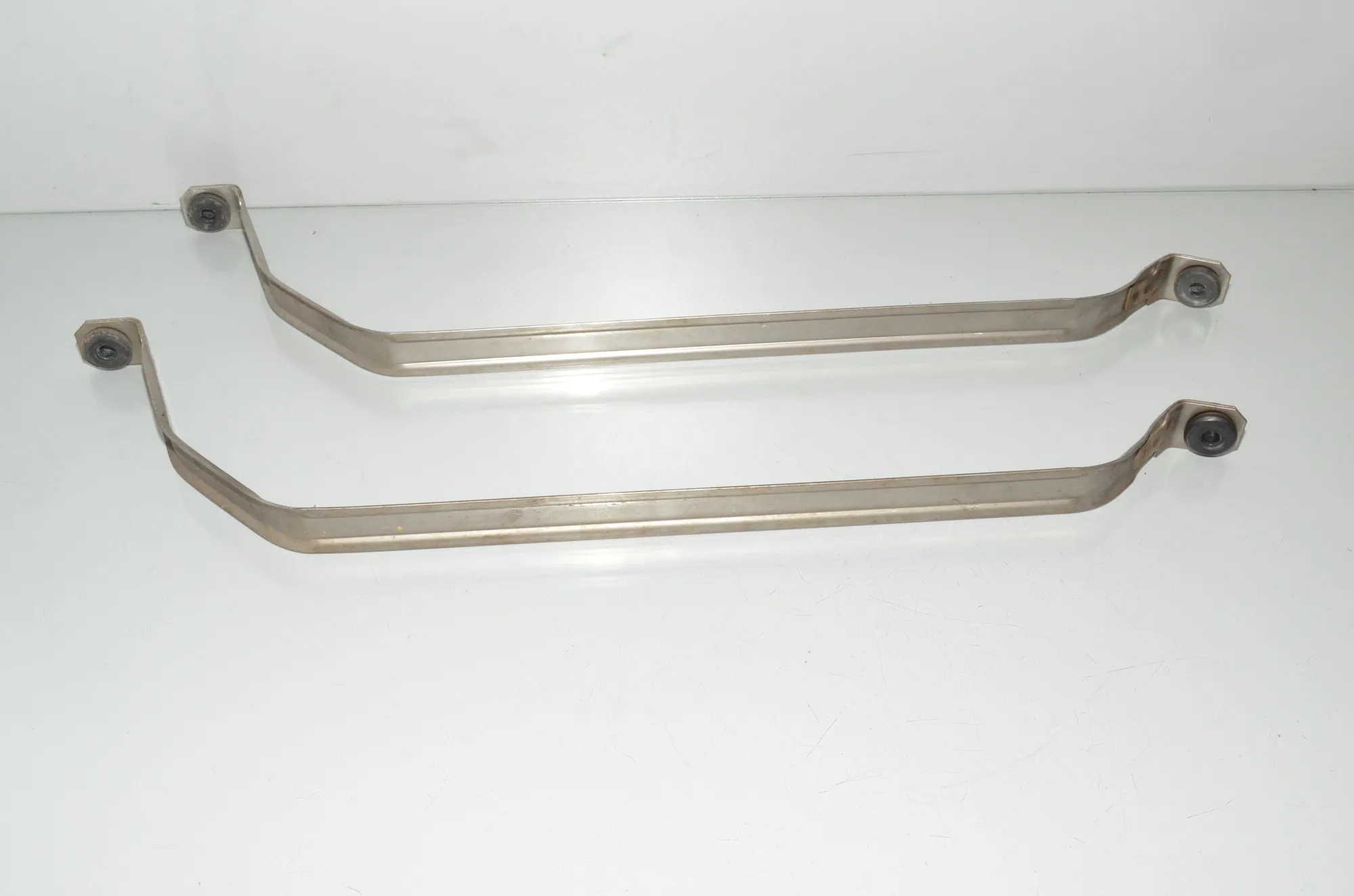 Fuel Tank Holder – OEM 7053972 · BMW 5 (F10) 535 d xDrive 2014