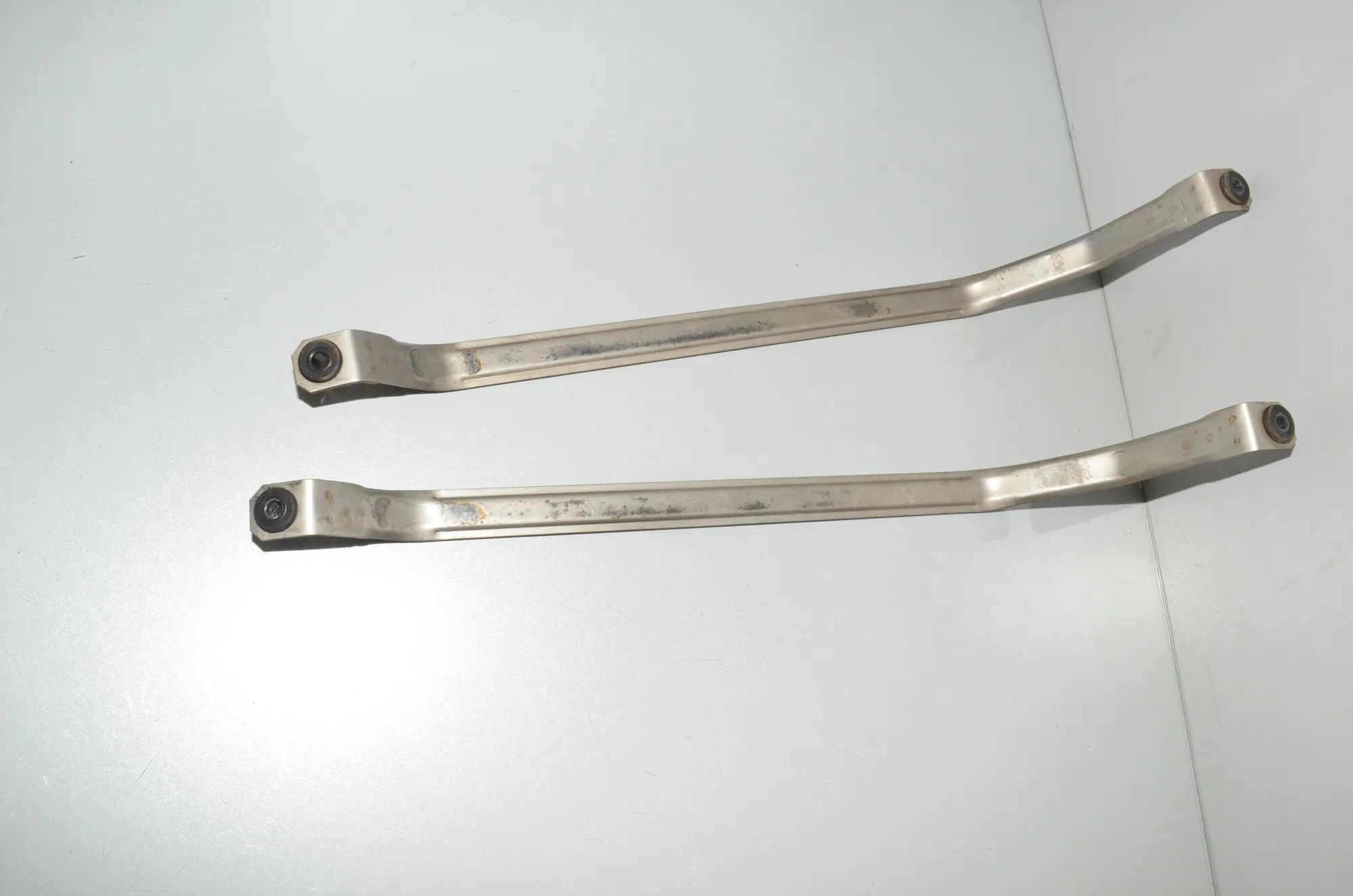 Fuel Tank Holder – OEM 7053972 · BMW 5 (F10) 535 d xDrive 2014 – 3
