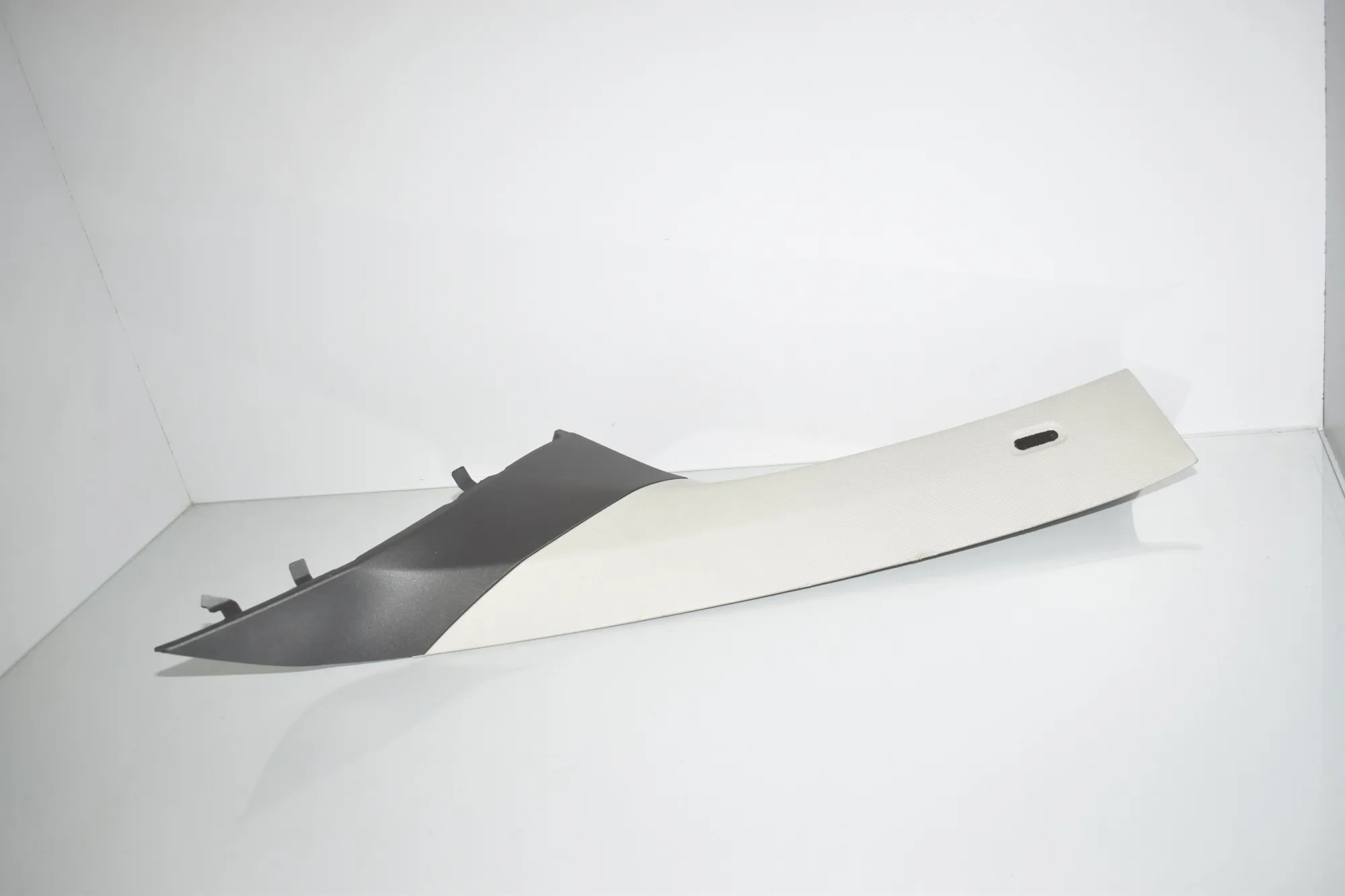 Front Left A Pillar Trim – OEM 7275667 · BMW i3 (I01) Electric 2019 – 4