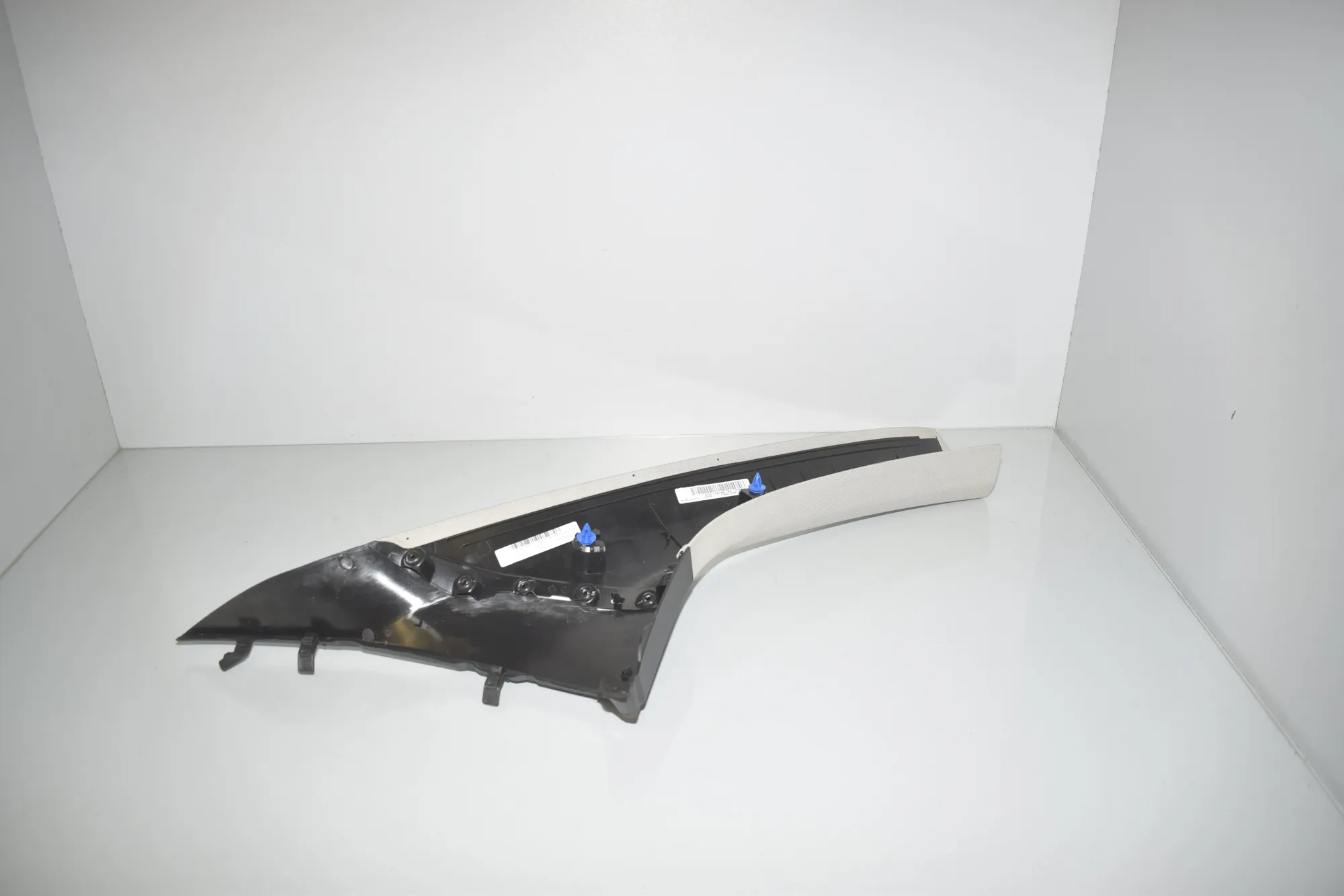 Front Left A Pillar Trim – OEM 7275667 · BMW i3 (I01) Electric 2019 – 5