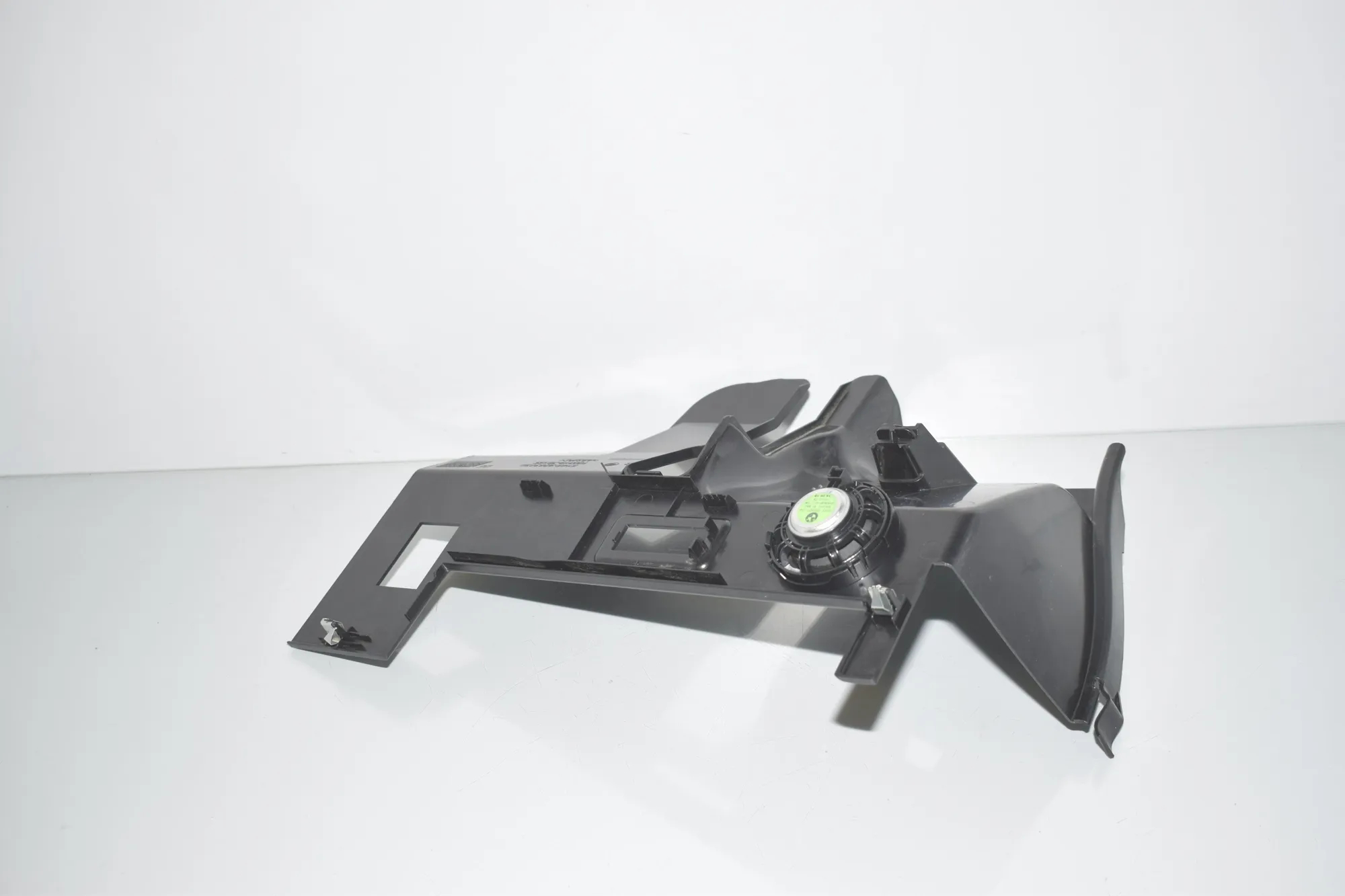Dashboard Lower Trim – OEM 9283030 · BMW i3 (I01) Electric 2019 – 3