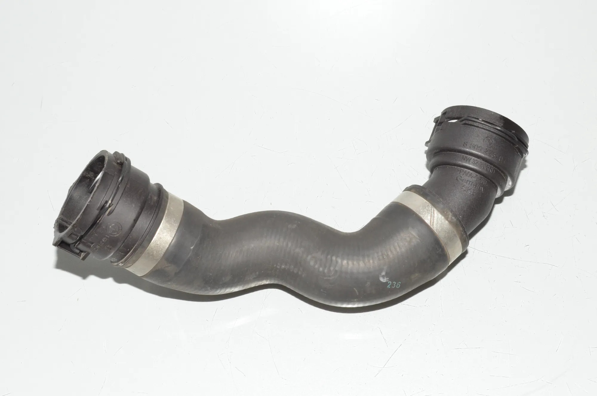 Coolant Hose Pipe – OEM 8511928 · BMW 5 (F10) 535 d xDrive 2014