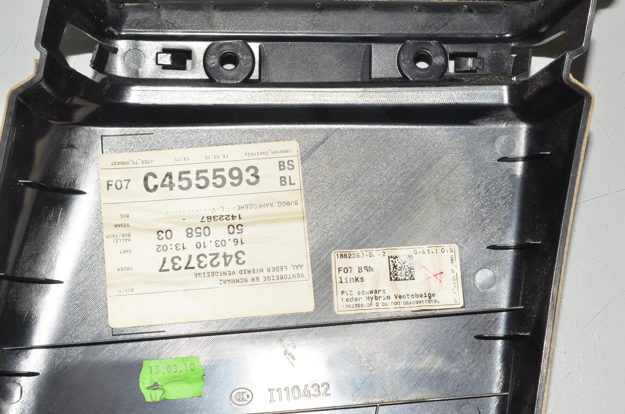 Left Side B Pillar Trim – OEM 7235107 · BMW 5 Gran Turismo (F07) 530 d 2010 – 4