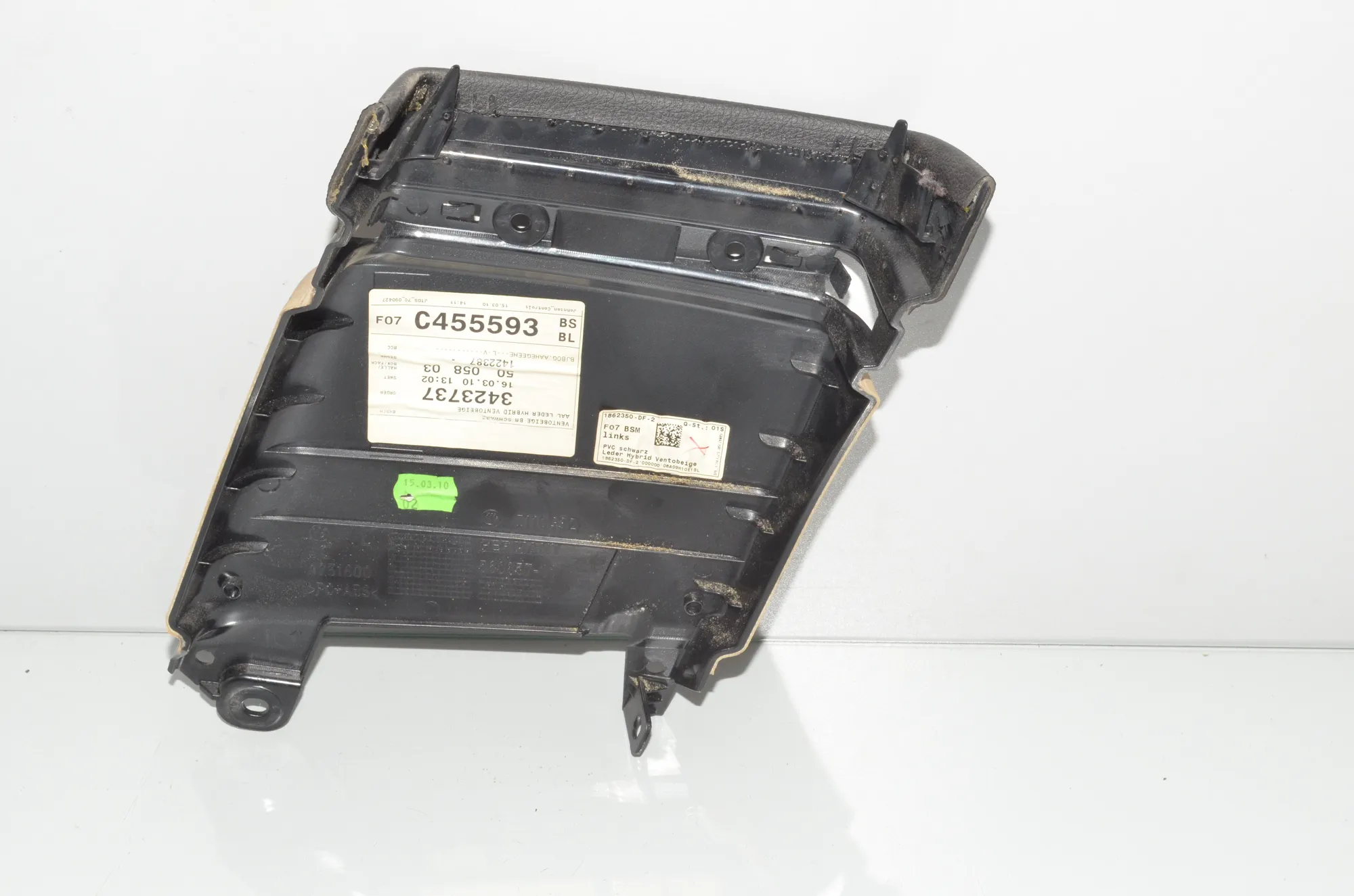 Left Side B Pillar Trim – OEM 7235107 · BMW 5 Gran Turismo (F07) 530 d 2010 – 3