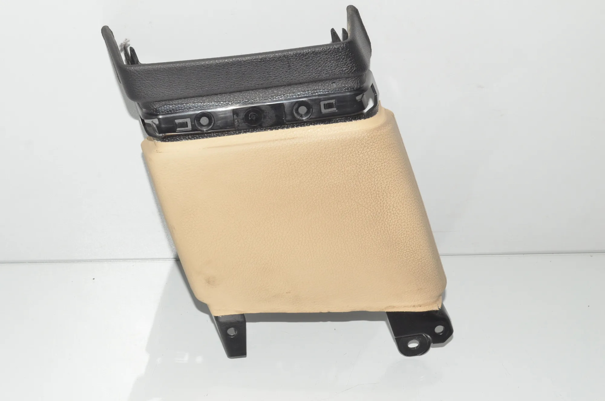 Left Side B Pillar Trim – OEM 7235107 · BMW 5 Gran Turismo (F07) 530 d 2010
