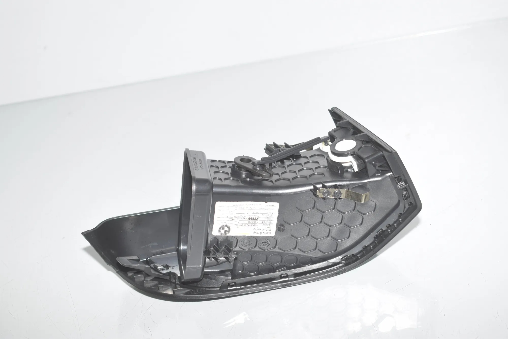 Dashboard Air Vents – OEM 9283003 · BMW i3 (I01) Electric 2019 – 4