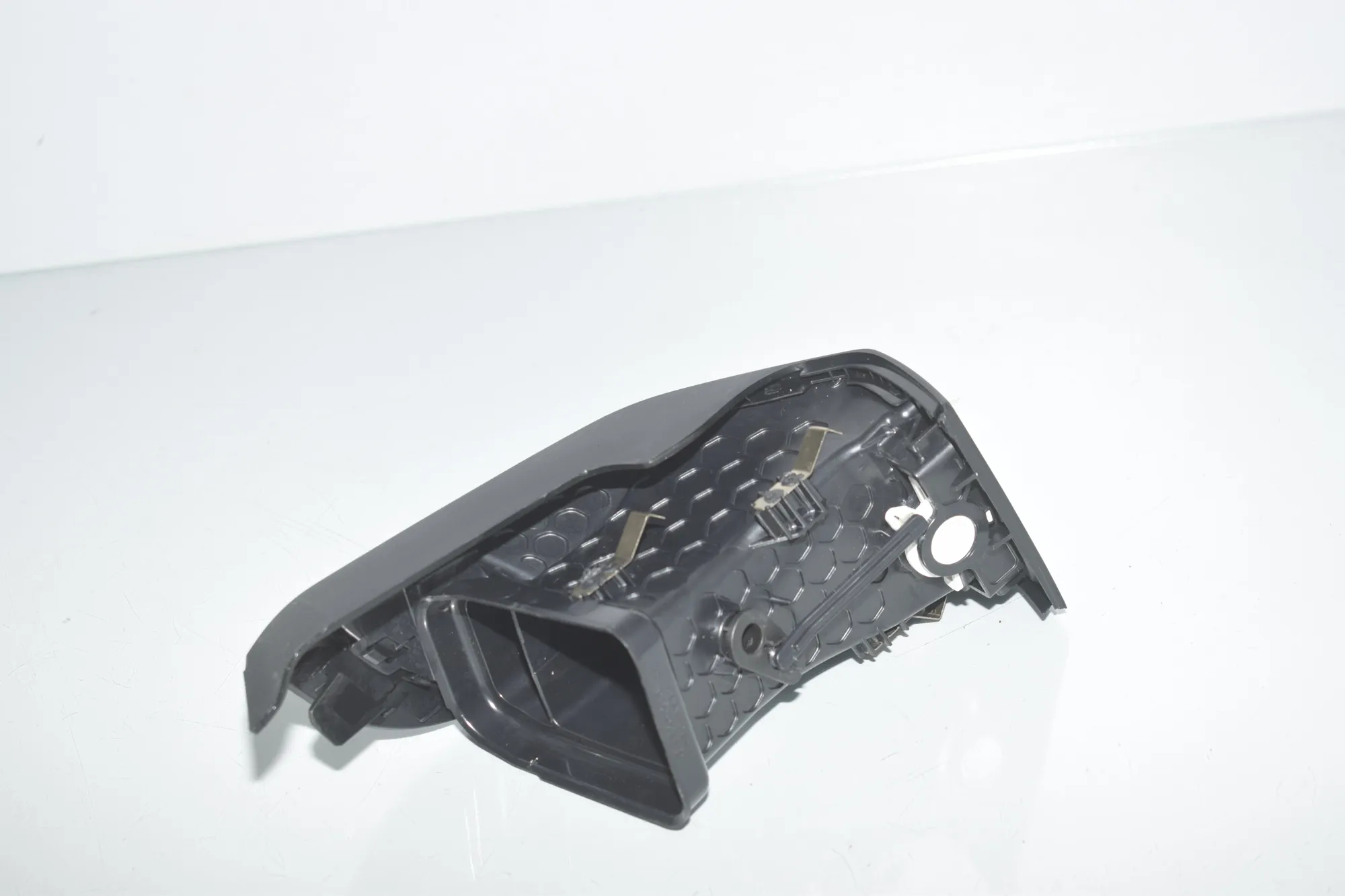 Dashboard Air Vents – OEM 9283003 · BMW i3 (I01) Electric 2019 – 3