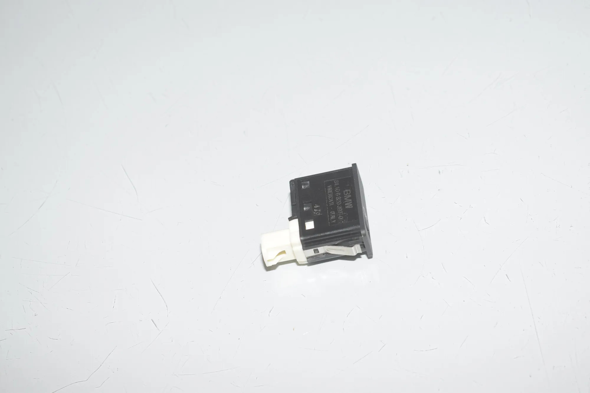USB – OEM 6820397 · BMW i3 (I01) Electric 2019 – 2