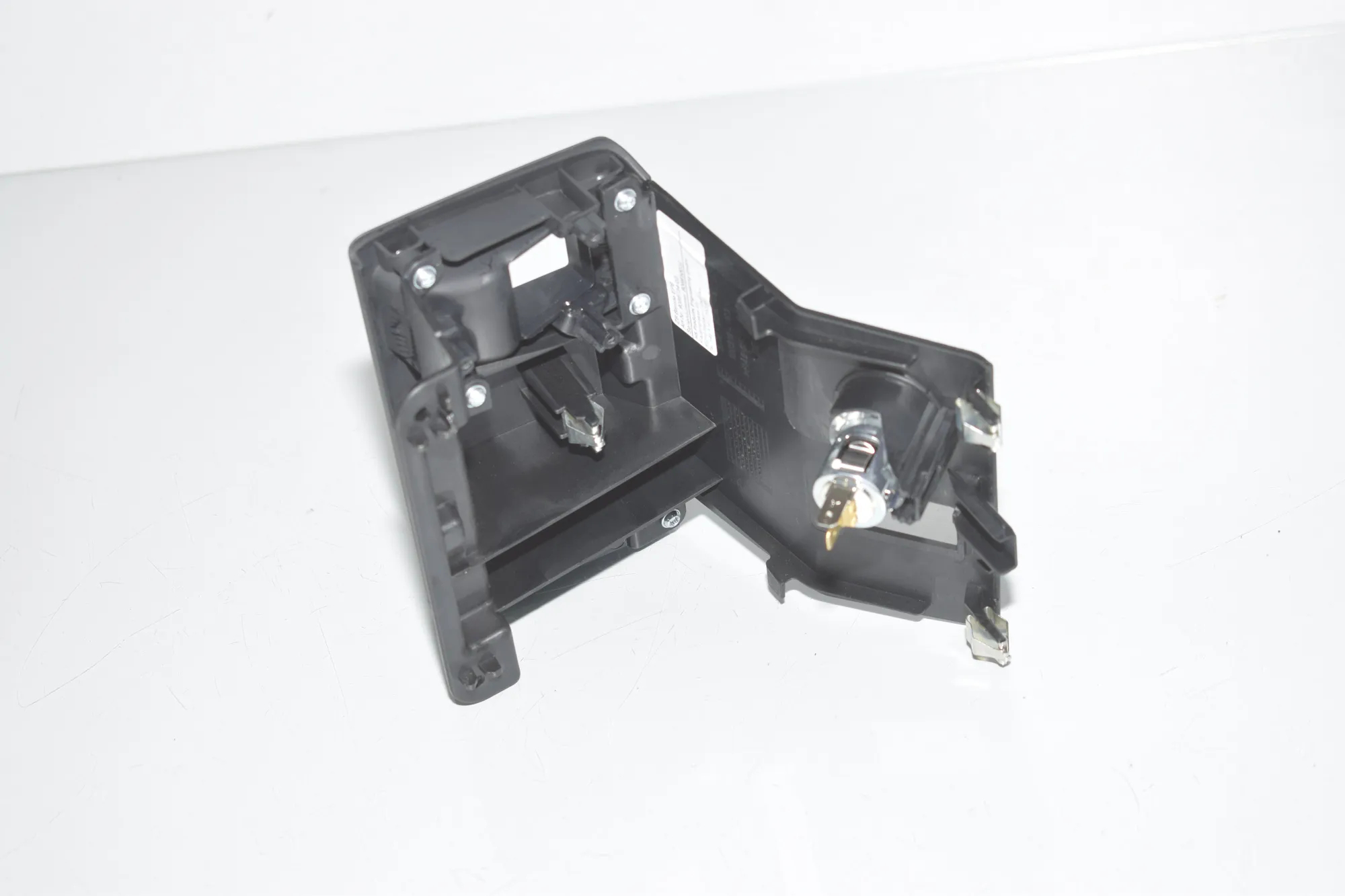 Center Console Trim – OEM 9283145 · BMW i3 (I01) Electric 2019 – 3