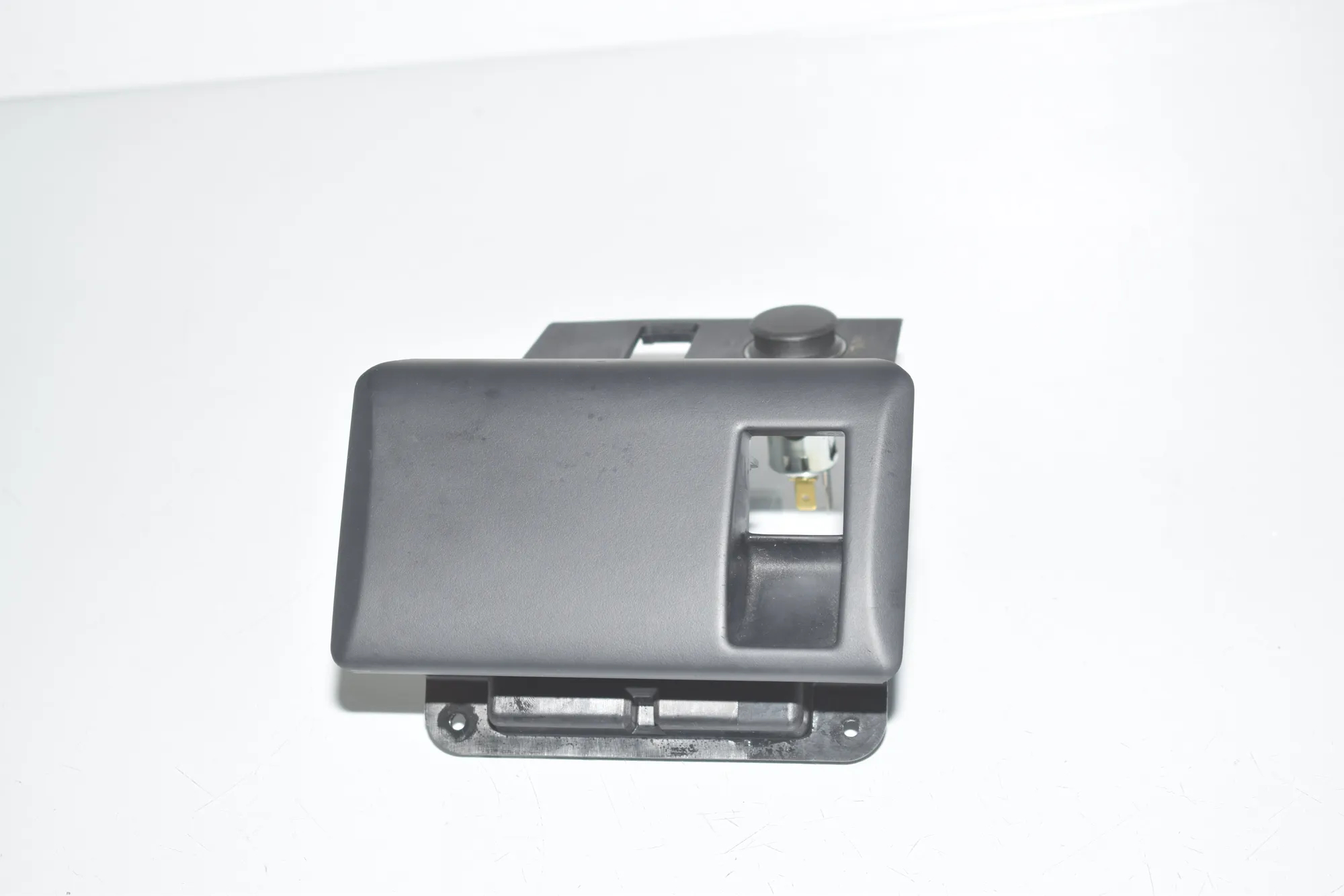 Center Console Trim – OEM 9283145 · BMW i3 (I01) Electric 2019 – 2