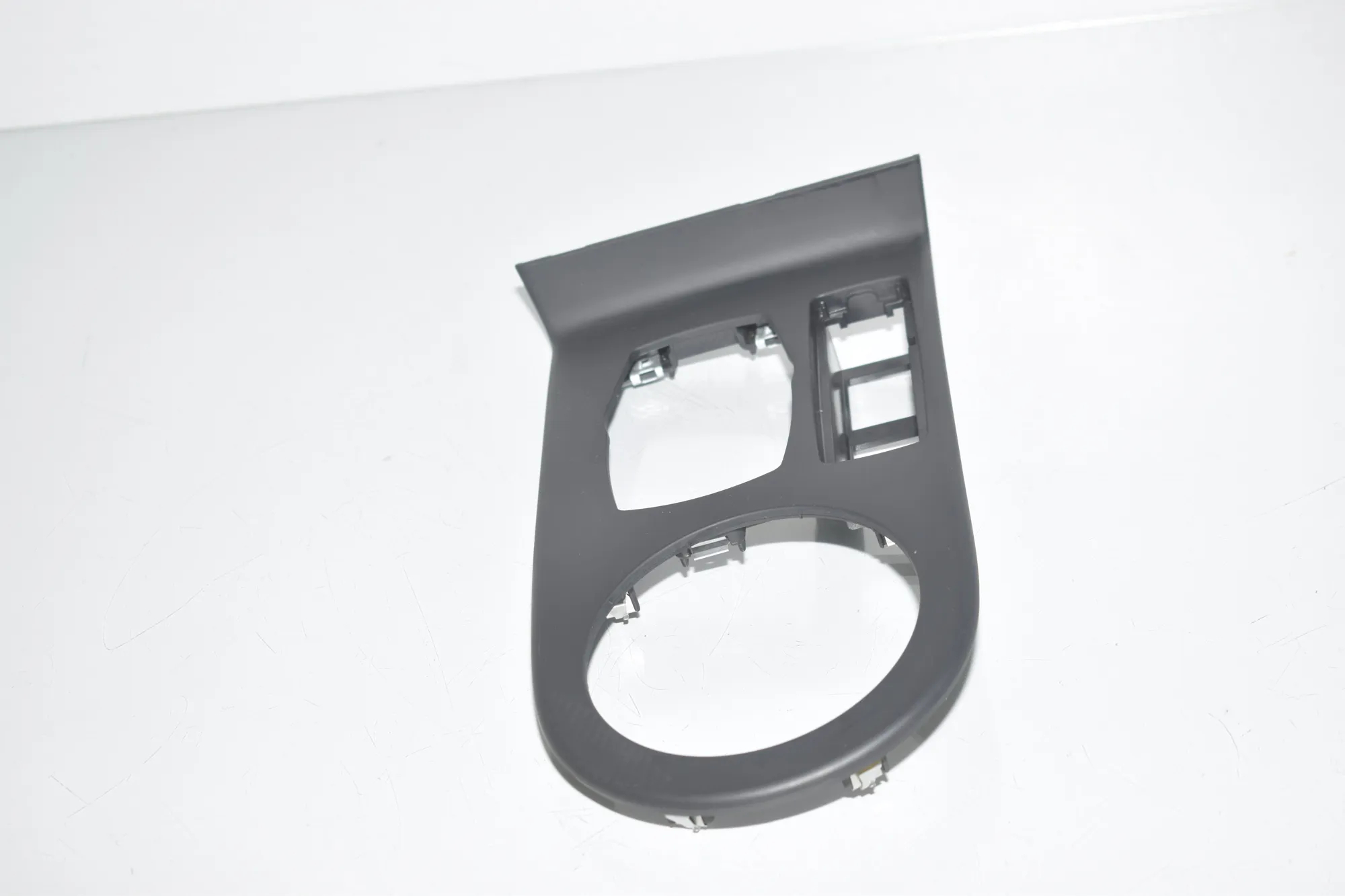 Center Console Trim – OEM 9283137 · BMW i3 (I01) Electric 2019