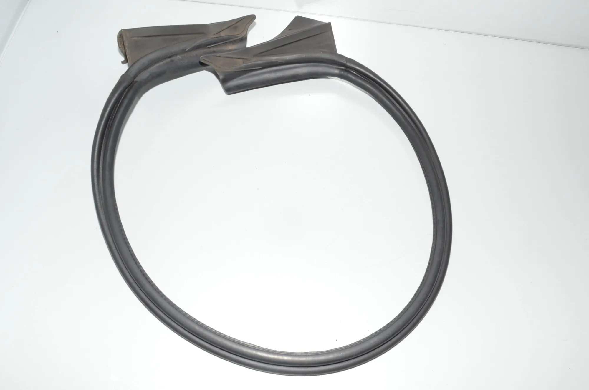 Tailgate Rubber Seal – OEM 51767200515 · BMW 5 Gran Turismo (F07) 530 d 2010