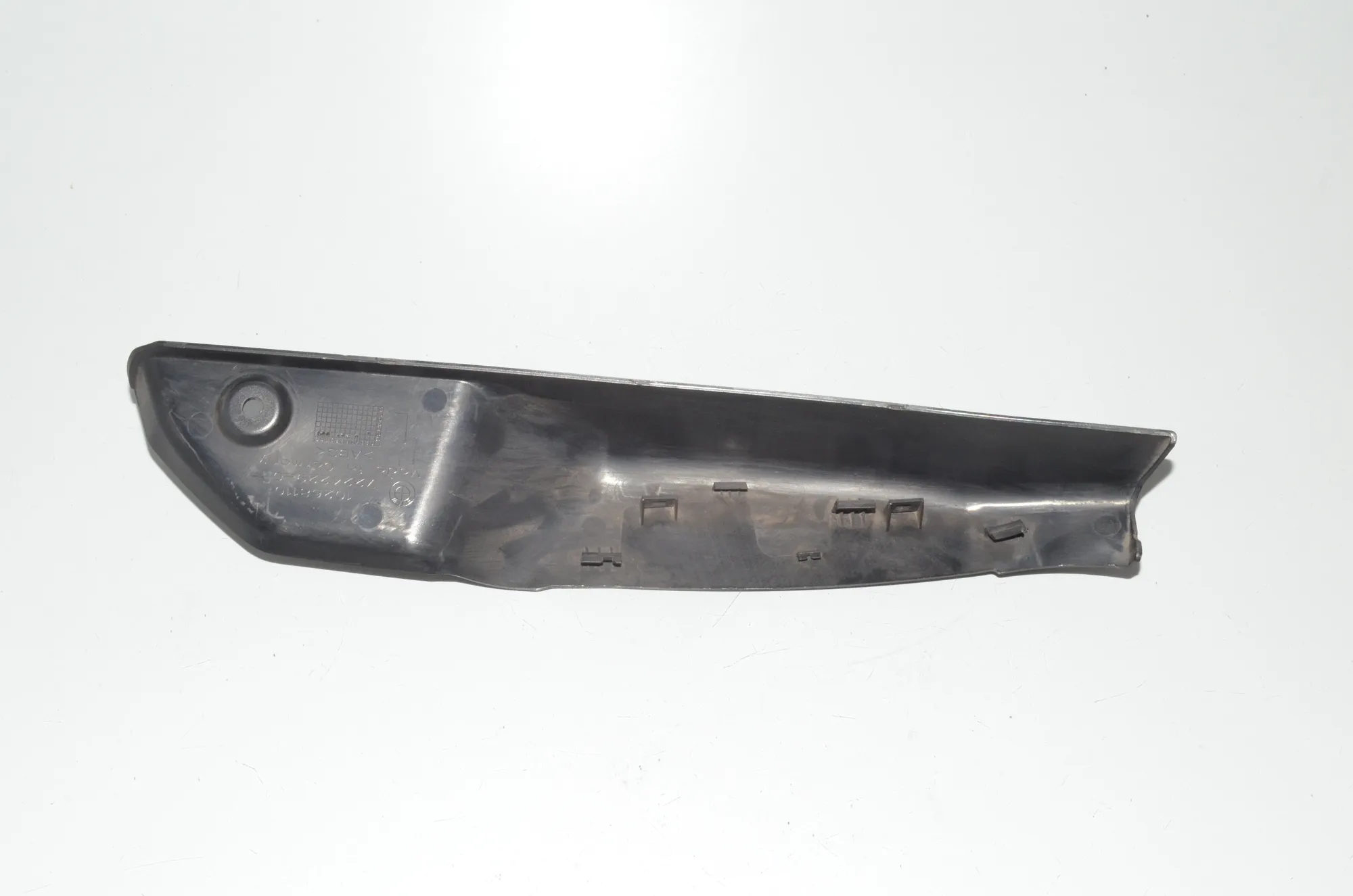 Rear Left Tail Light Trim – OEM 7224229 · BMW 5 Gran Turismo (F07) 530 d 2010 – 3