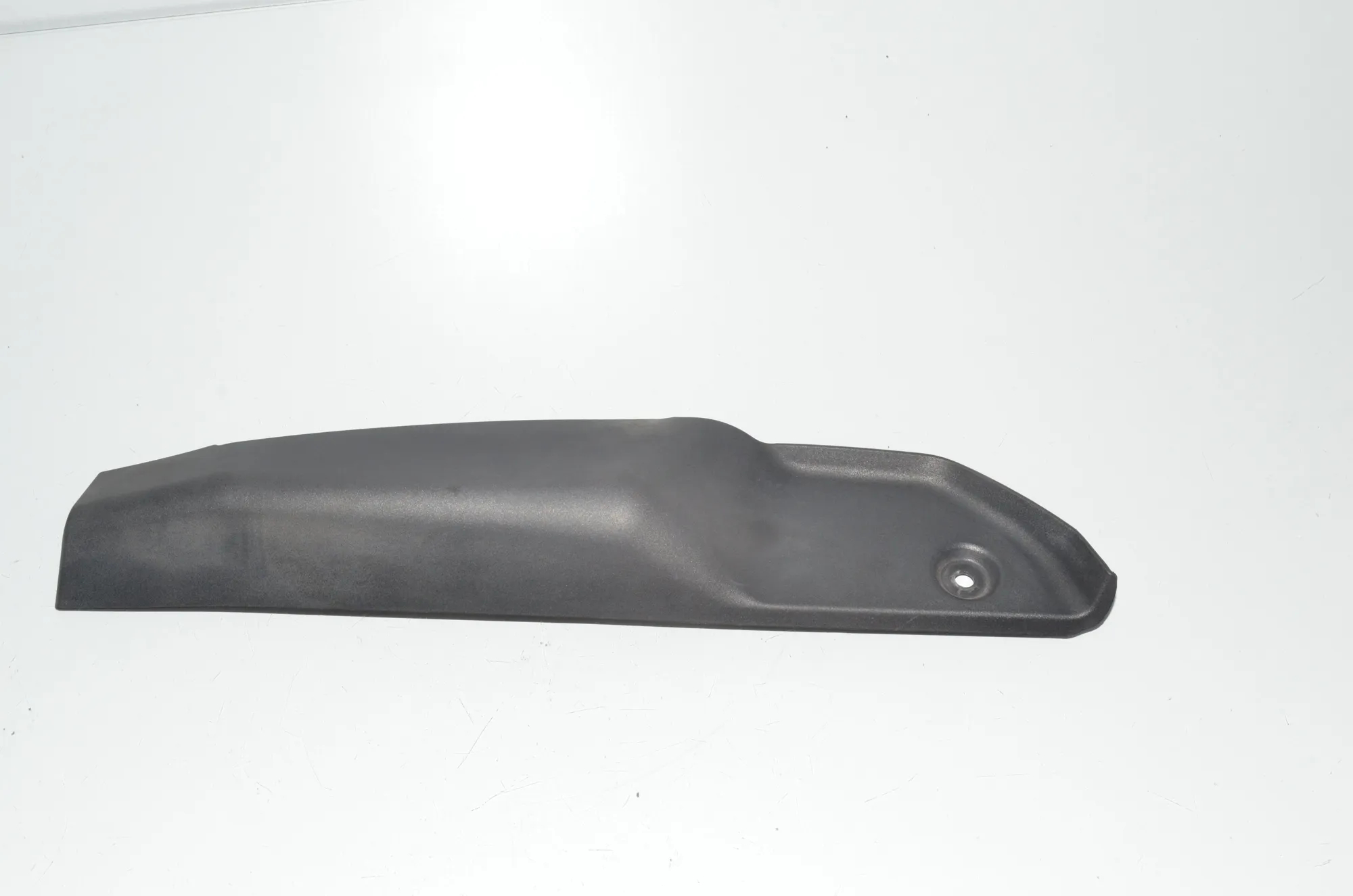 Rear Right Tail Light Trim – OEM 7224230 · BMW 5 Gran Turismo (F07) 530 d 2010