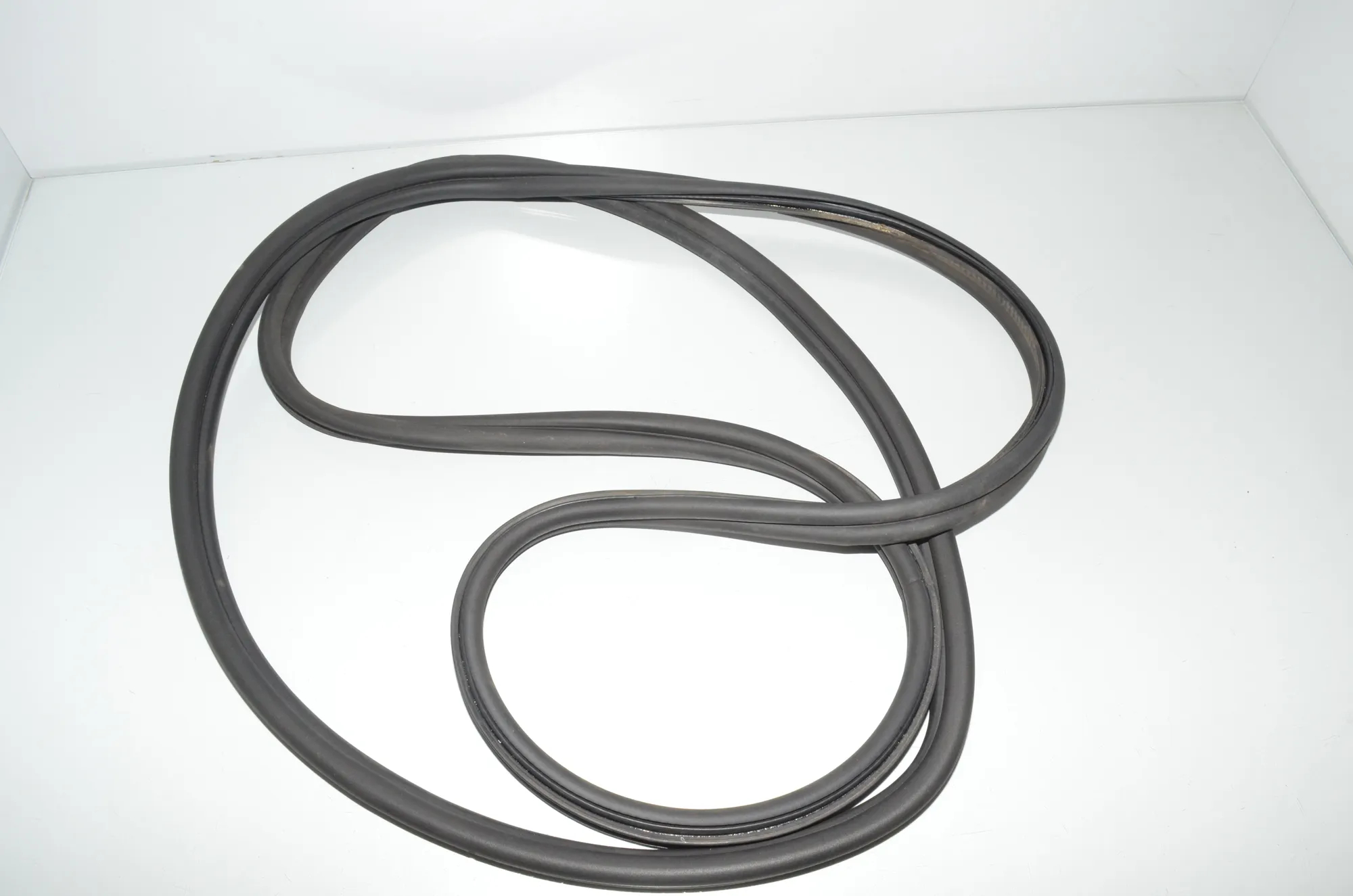 Tailgate Rubber Seal – OEM 7200542 · BMW 5 Gran Turismo (F07) 530 d 2010 – 2