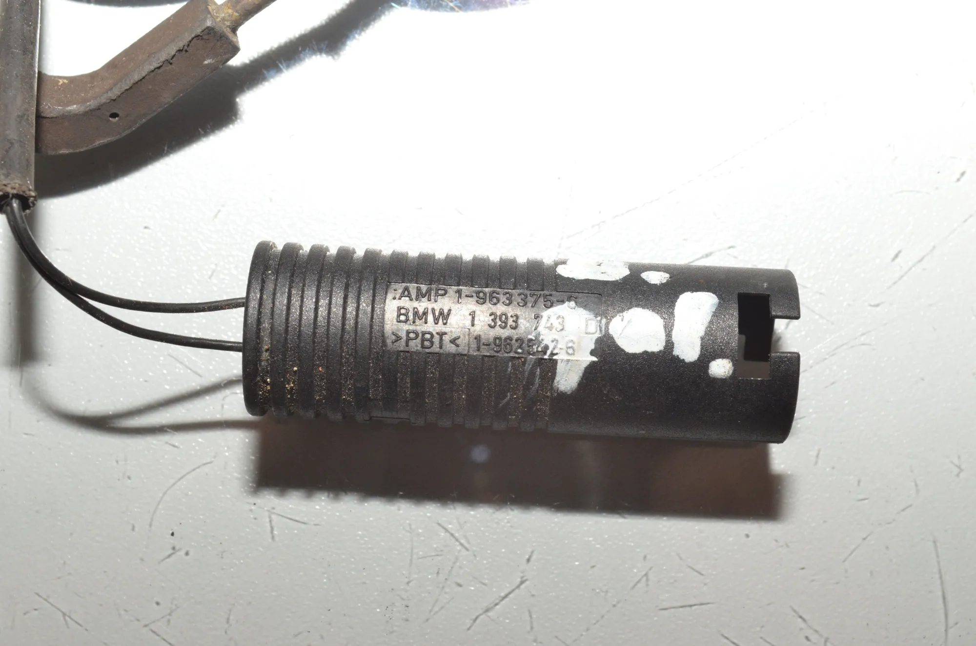 Brake pad sensor – OEM 34352229018 · BMW 5 (E39) BMW 5 (E39) 520 d 2000 – 4