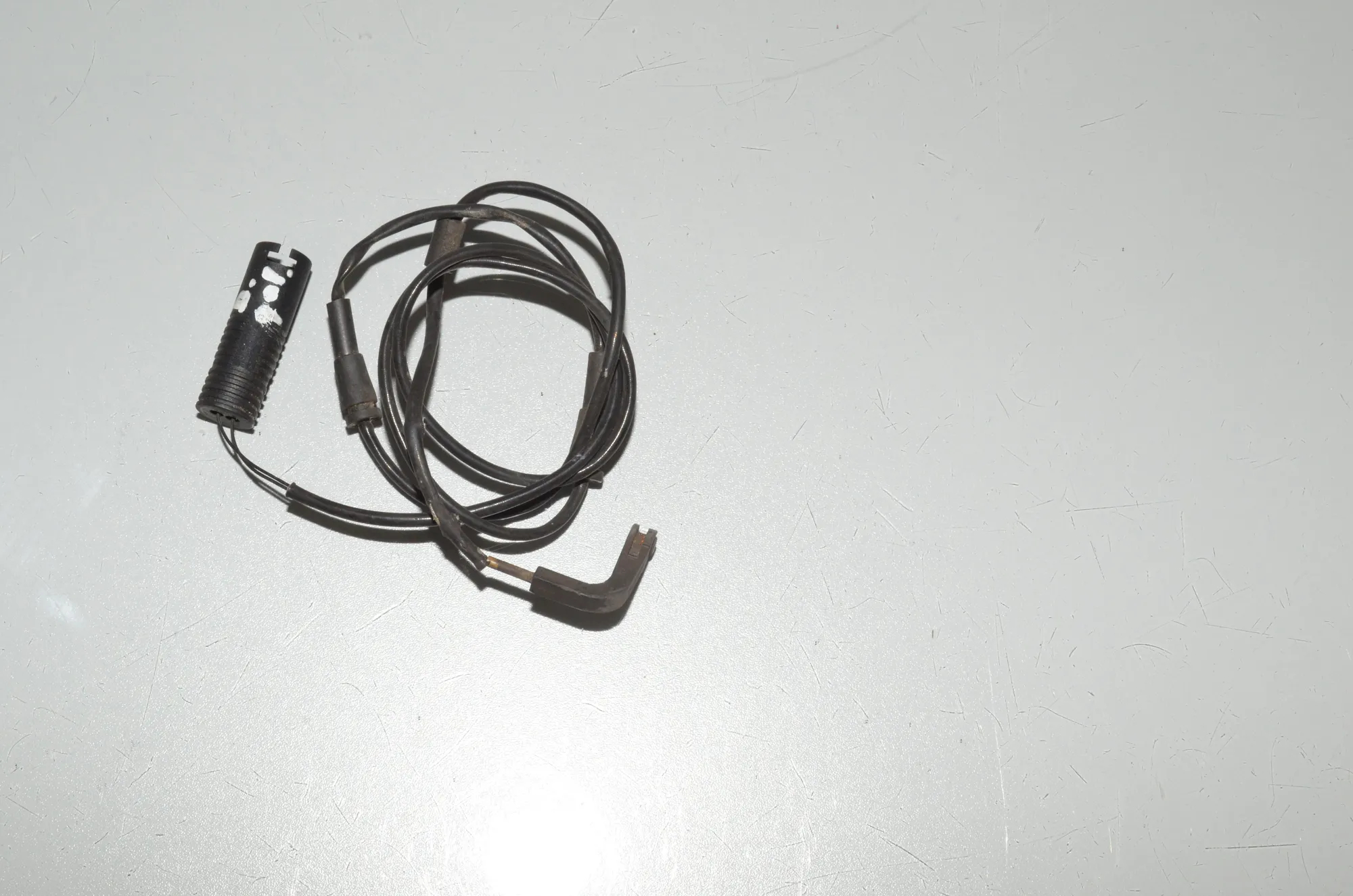 Brake pad sensor – OEM 34352229018 · BMW 5 (E39) BMW 5 (E39) 520 d 2000 – 2
