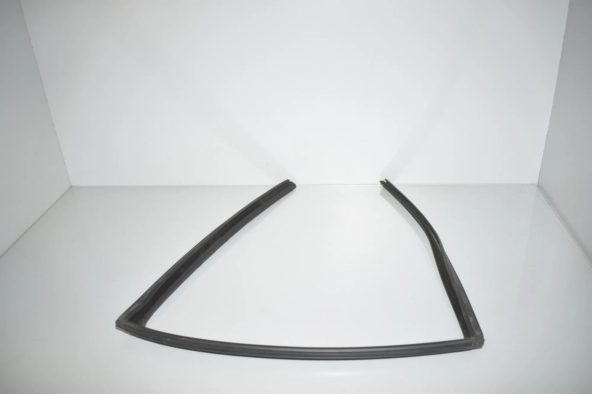 Rear Right Door Rubber Seal – OEM 7182298 · BMW 5 (F10) 535 d xDrive 2014 – 3