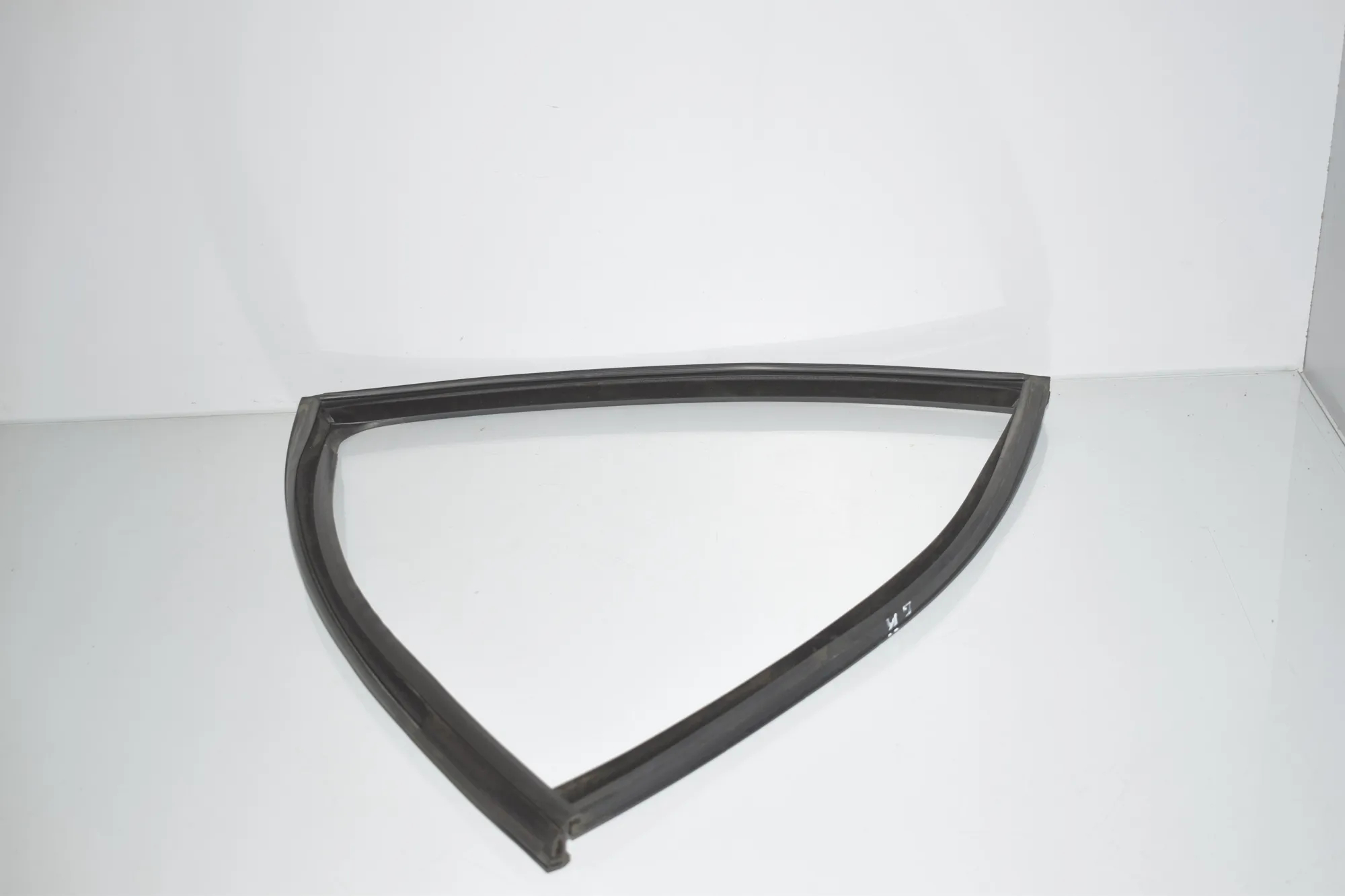Rear Left Door Rubber Seal – OEM 7182297 · BMW 5 (F10) 535 d xDrive 2014 – 2