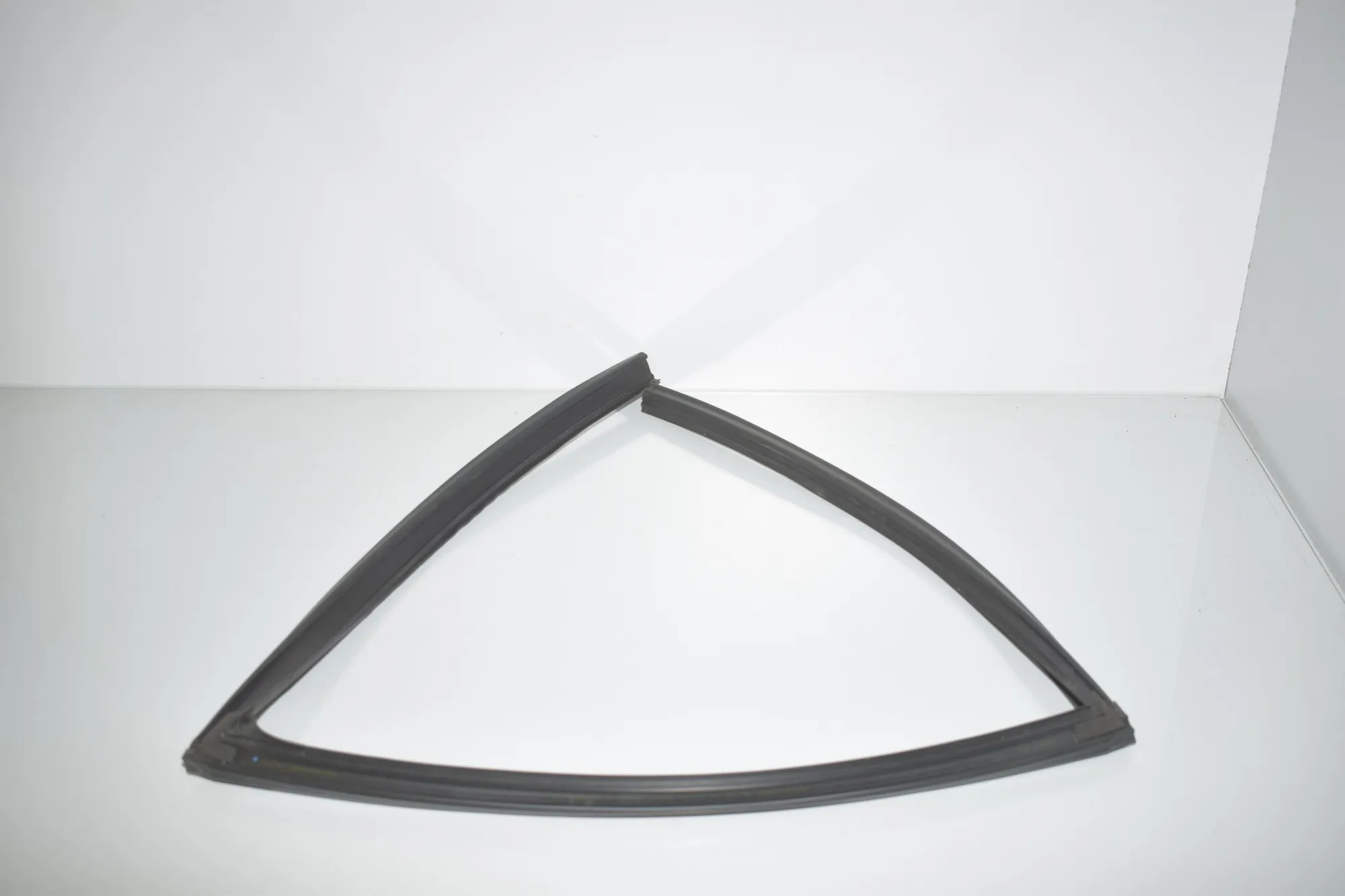 Rear Left Door Rubber Seal – OEM 7182297 · BMW 5 (F10) 535 d xDrive 2014 – 4