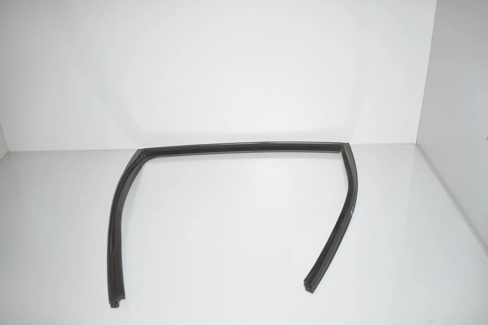 Rear Left Door Rubber Seal – OEM 7182297 · BMW 5 (F10) 535 d xDrive 2014