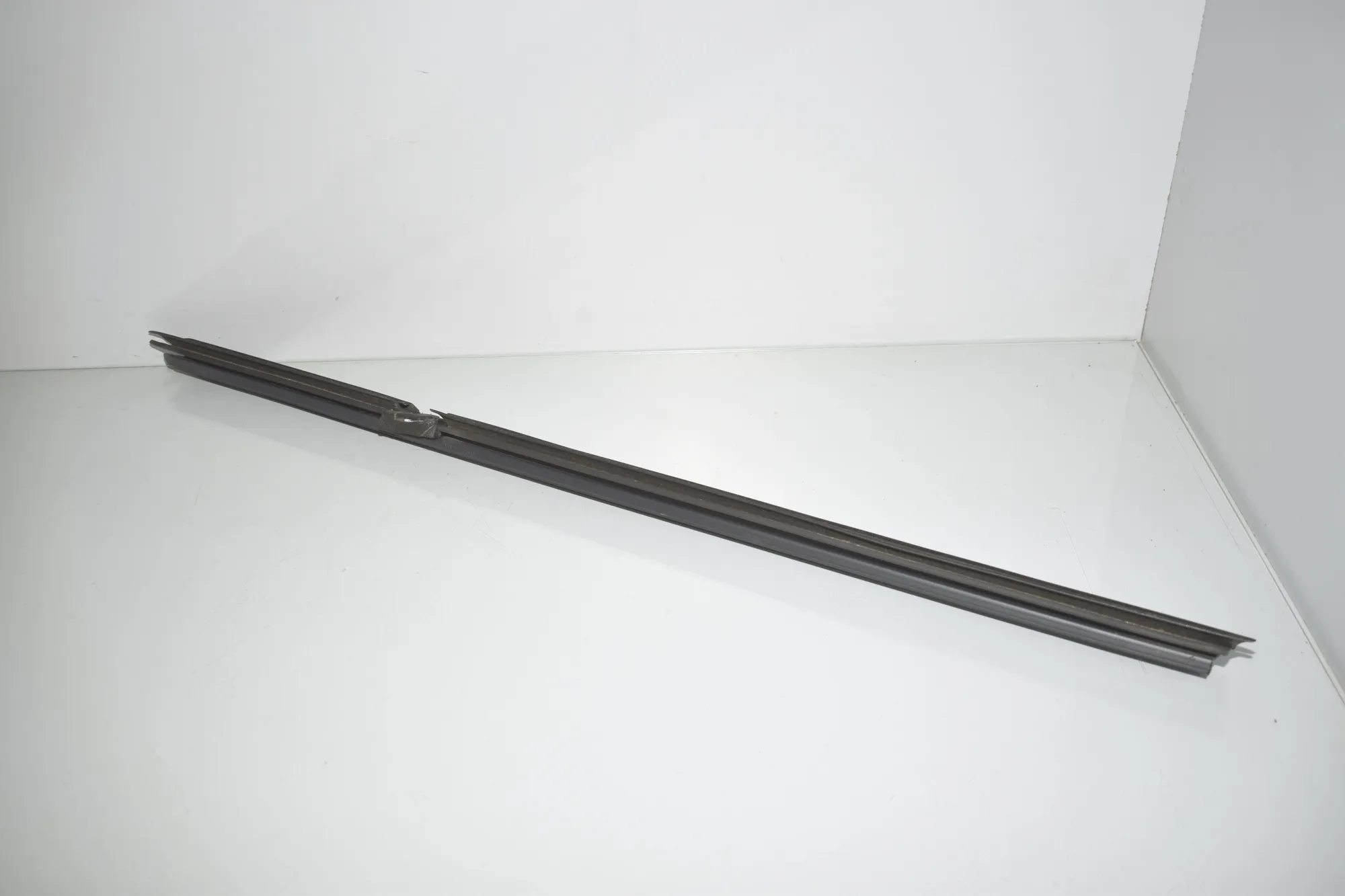 Rear Left Door Window Strip – OEM 7230843 · BMW 5 (F10) 535 d xDrive 2014 – 4