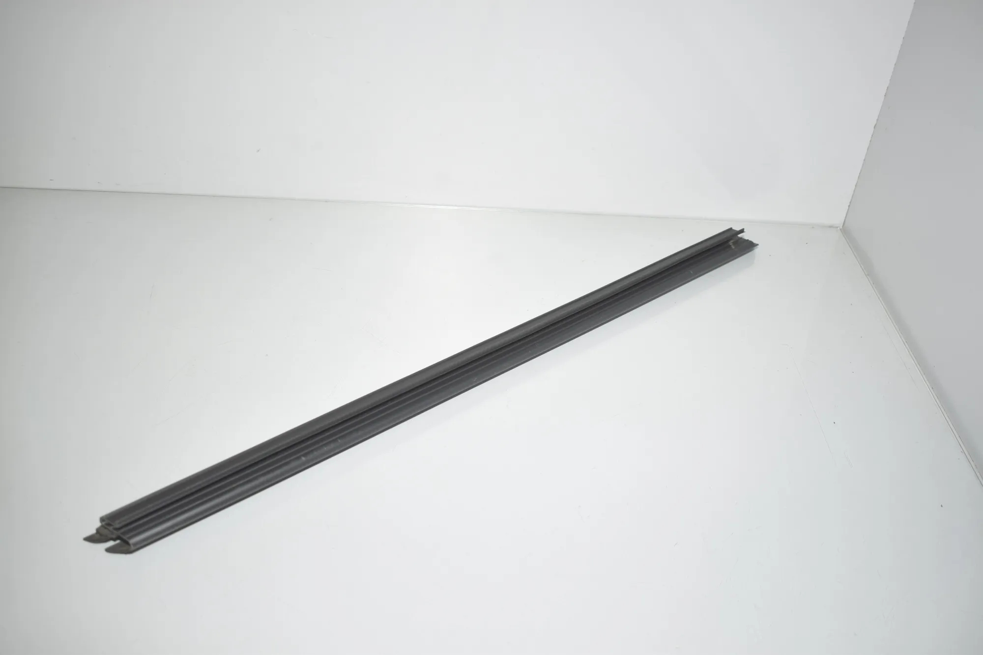 Front Right Door Window Molding – OEM 7182278 · BMW 5 (F10) 535 d xDrive 2014 – 3