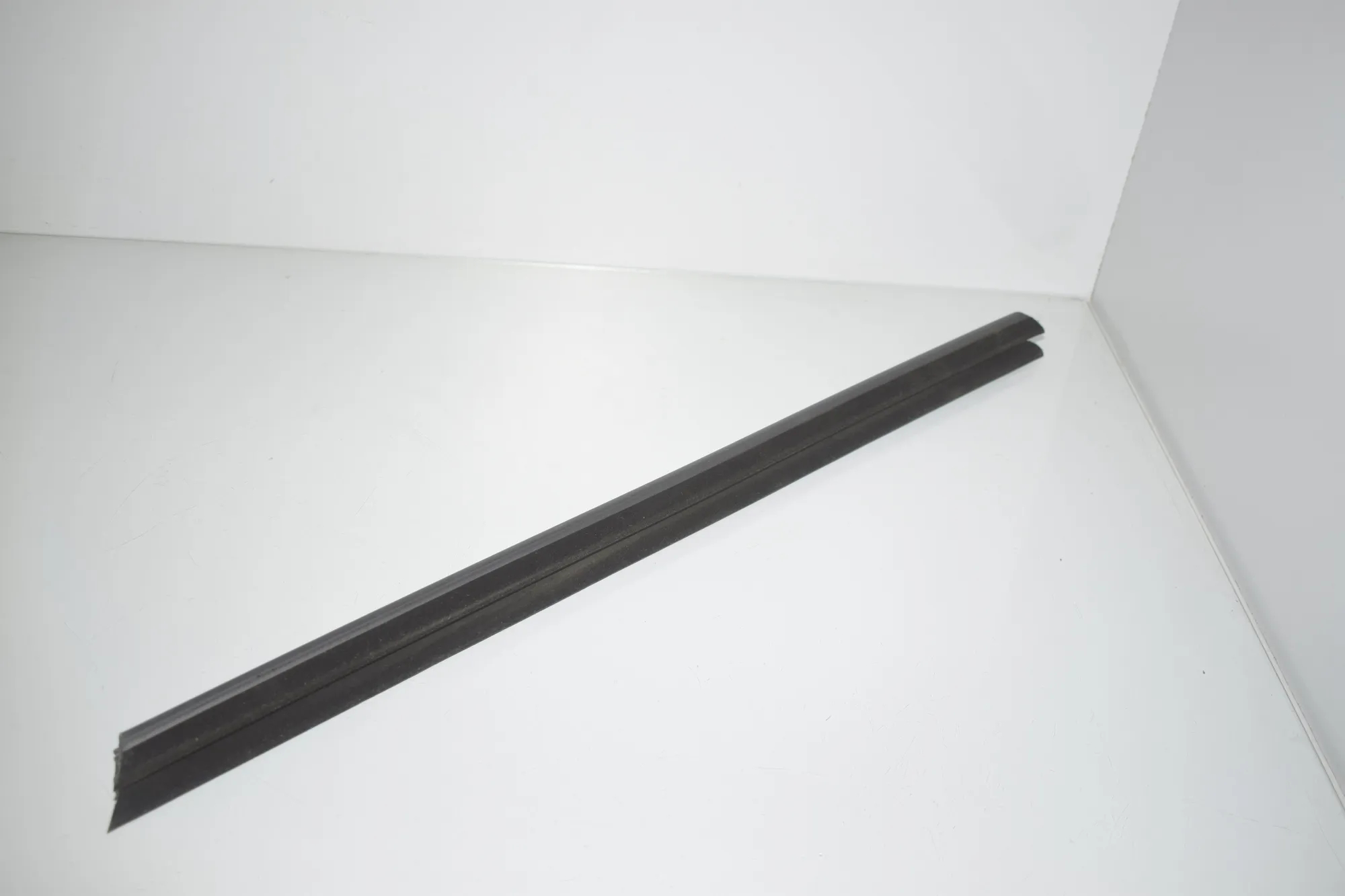 Front Right Door Window Molding – OEM 7182278 · BMW 5 (F10) 535 d xDrive 2014 – 4