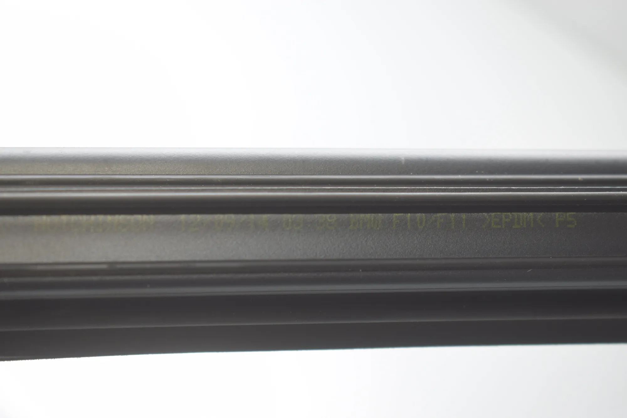 Front Left Door Window Strip – OEM 7182277 · BMW 5 (F10) 535 d xDrive 2014 – 5
