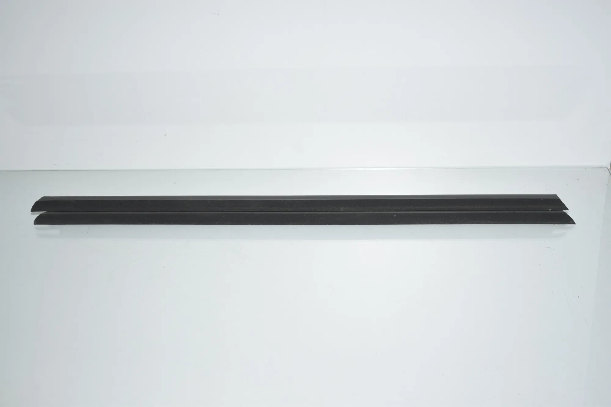 Front Left Door Window Strip – OEM 7182277 · BMW 5 (F10) 535 d xDrive 2014