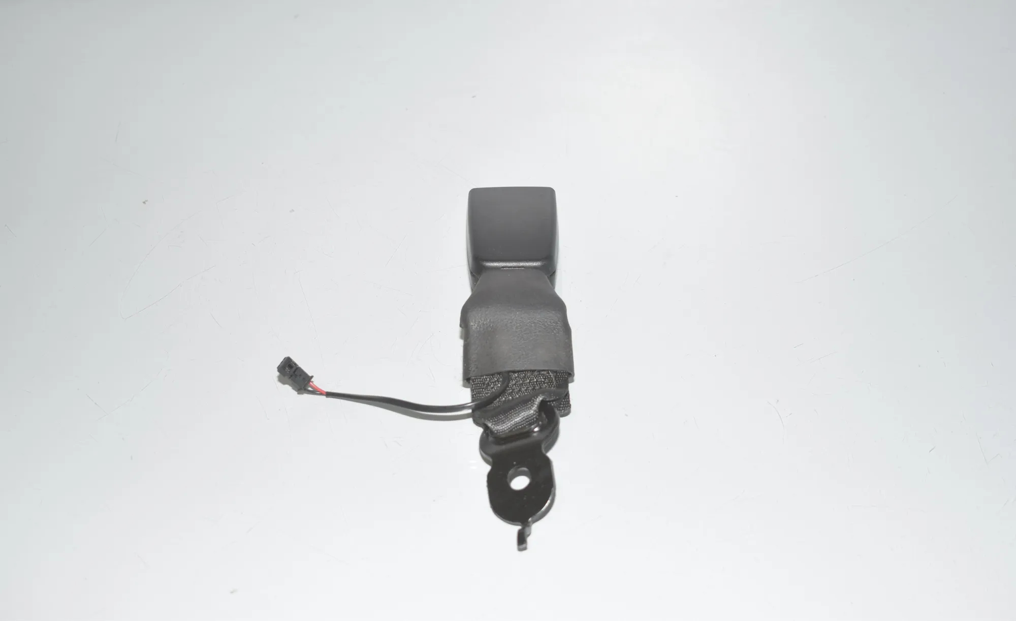 Rear Middle Seat Buckle – OEM 7243275 · BMW 5 (F10) 535 d xDrive 2014
